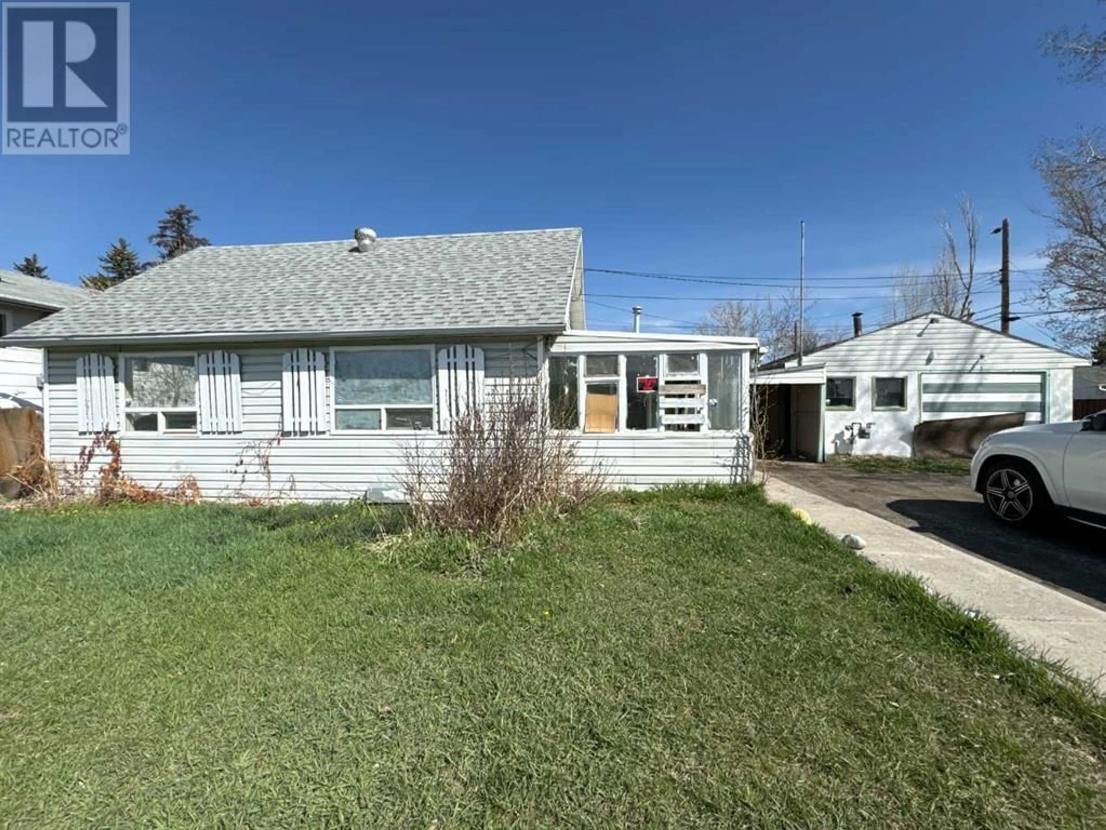Frontside or backside of a home for 4008 14 Avenue SE, Calgary Alberta T2A6P8