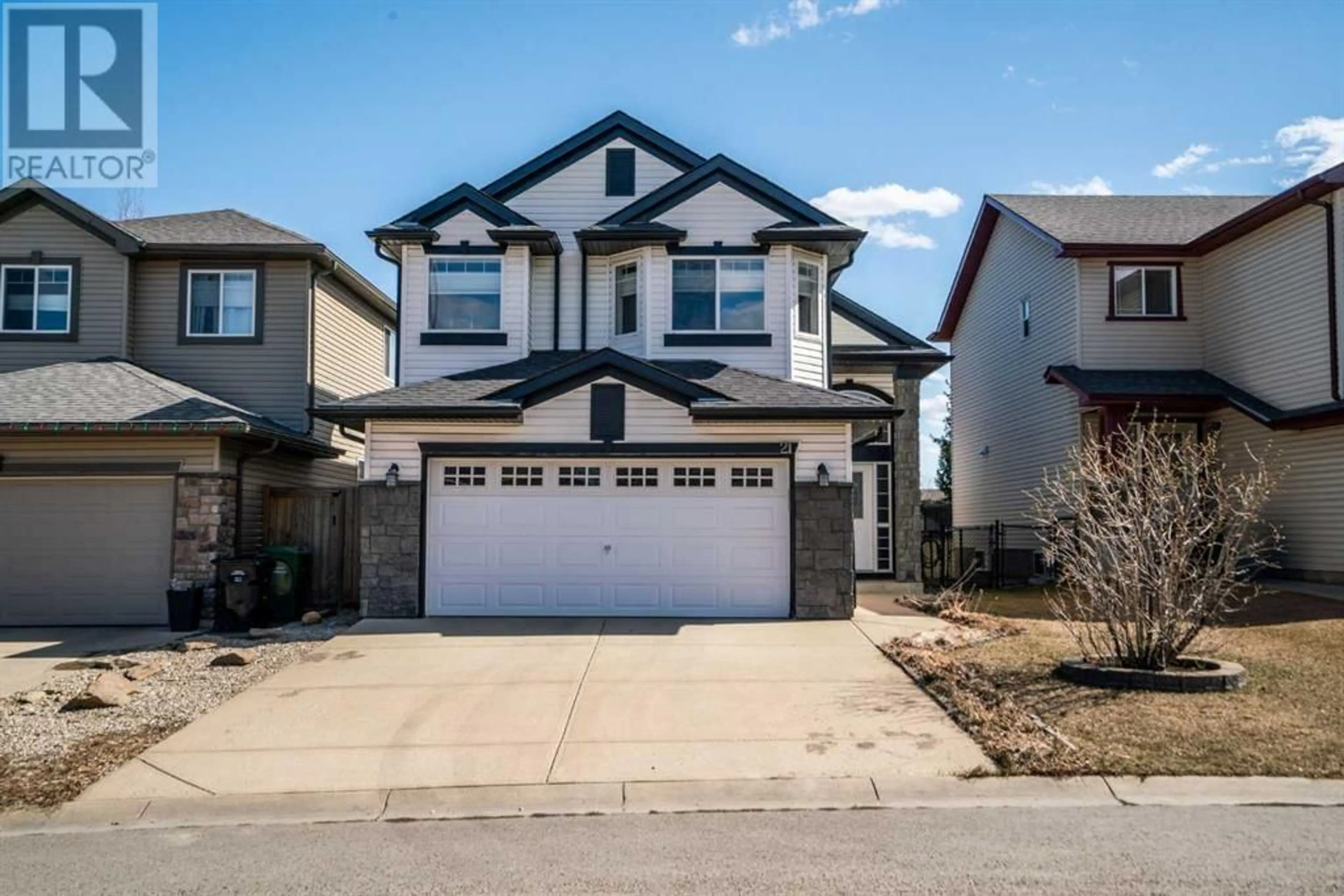 Frontside or backside of a home for 21 Everhollow Rise SW, Calgary Alberta T2Y5H2