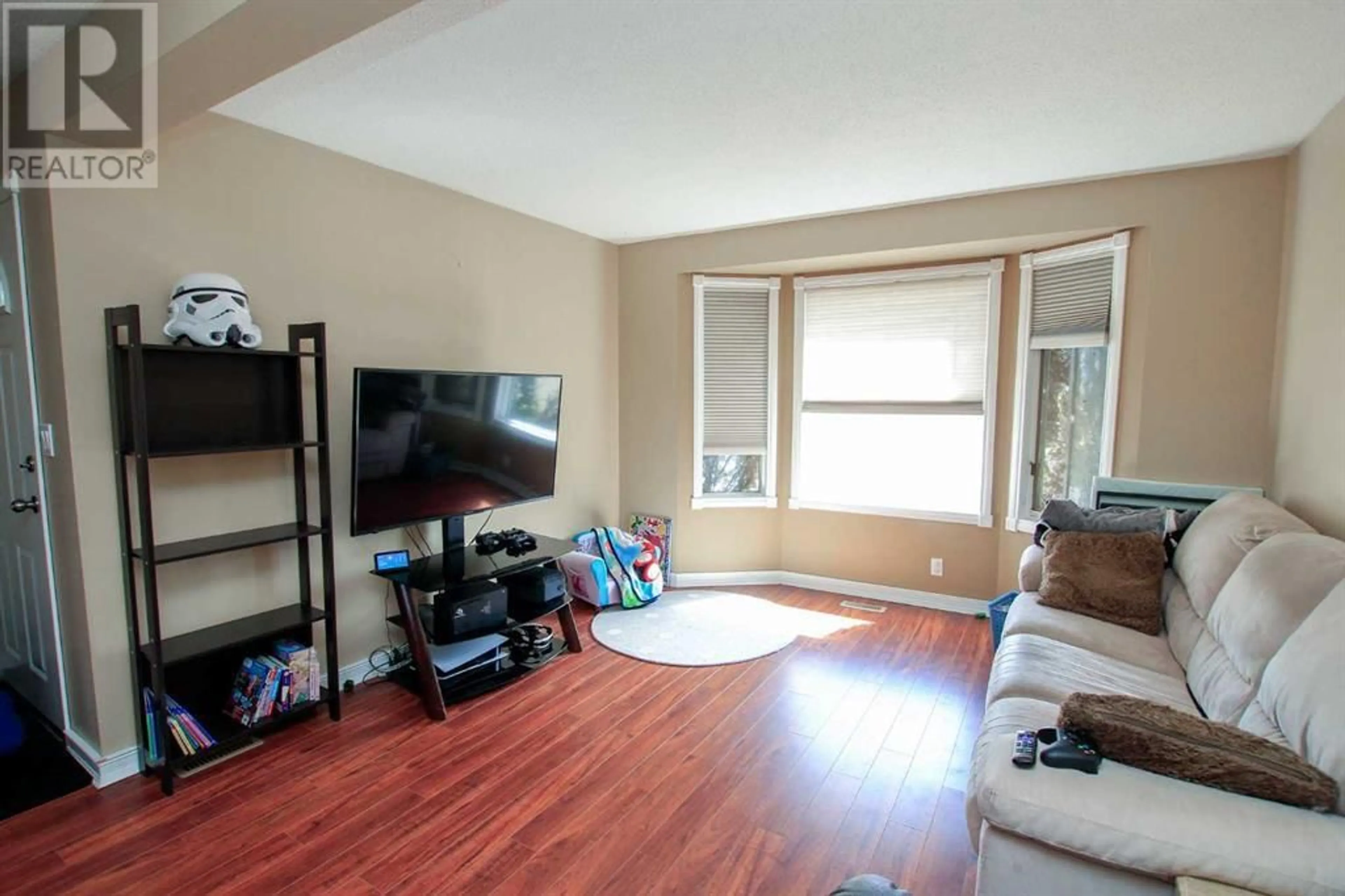 A pic of a room for 100 Good Crescent, Red Deer Alberta T4P3L8
