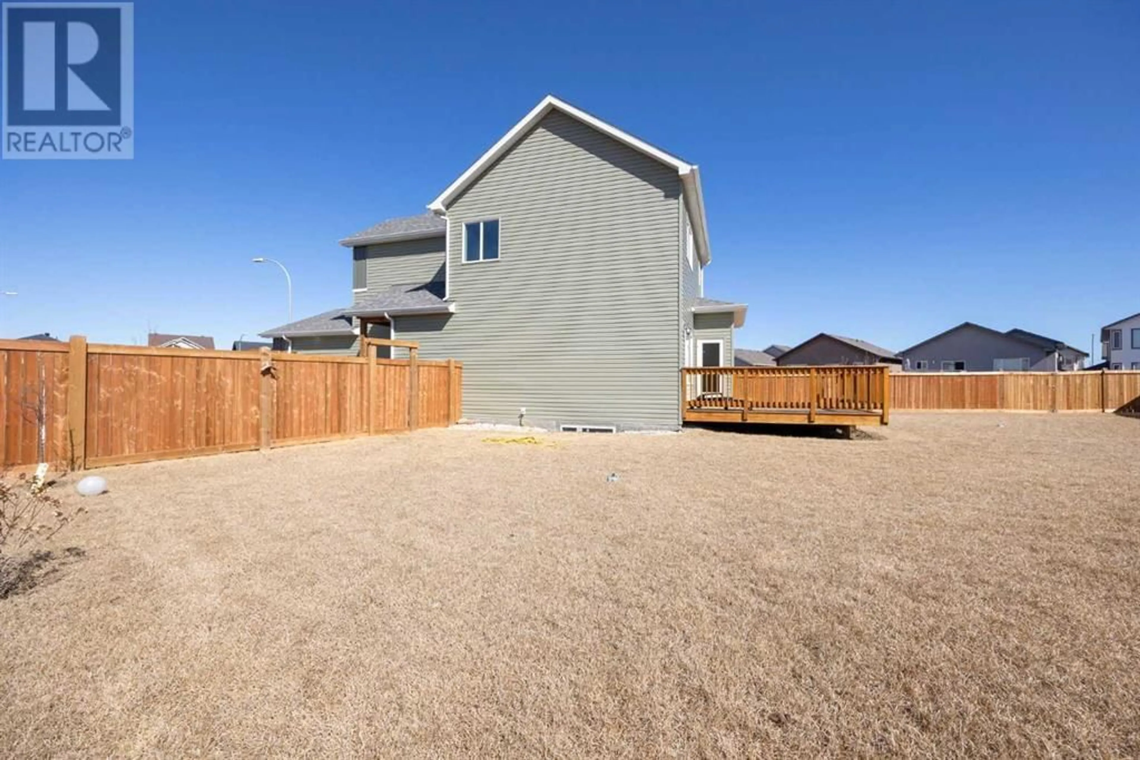 Fenced yard for 112 Walnut Place, Fort McMurray Alberta T9K0T2