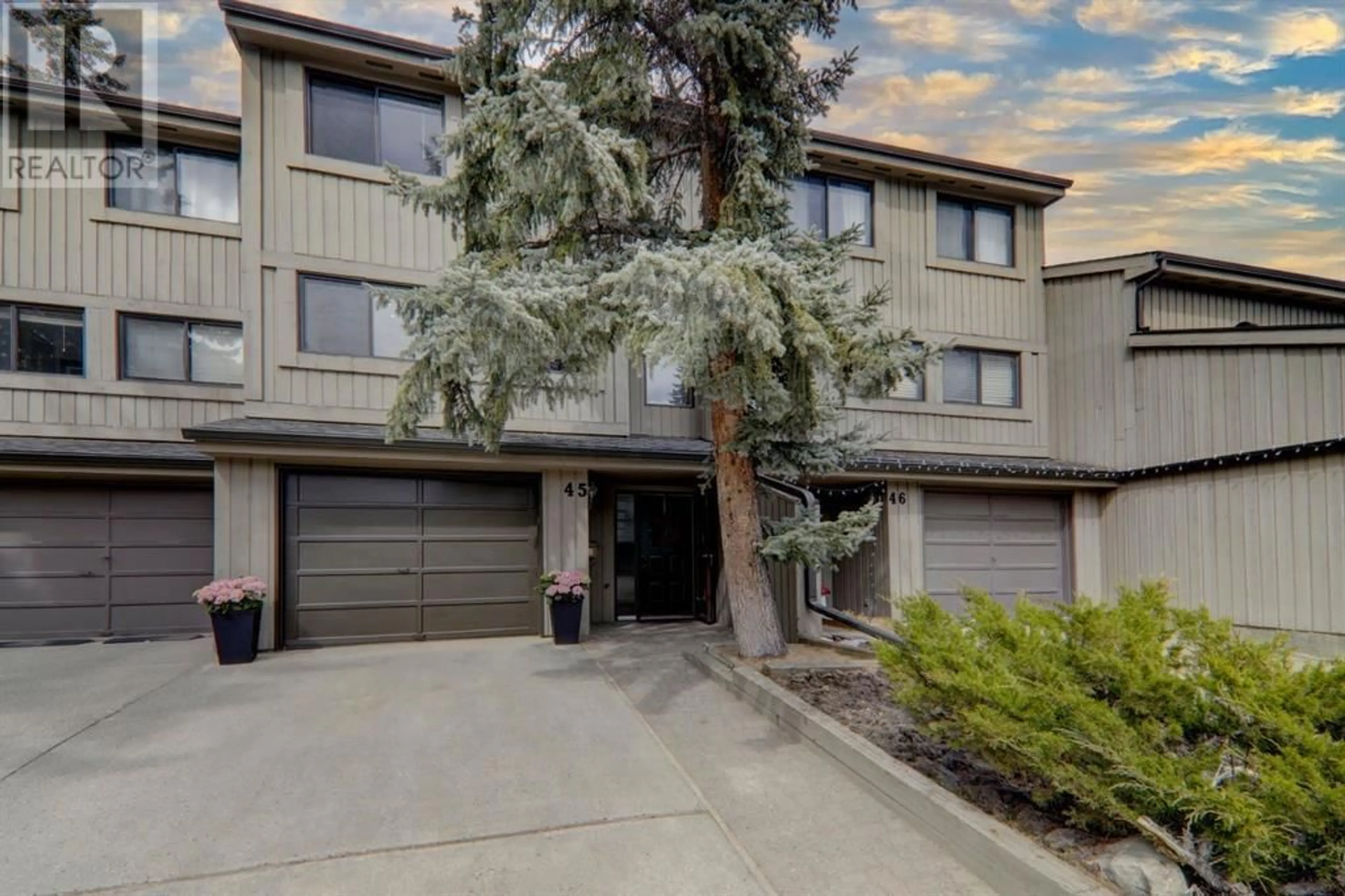 A pic from exterior of the house or condo for 45 10401 19 Street SW, Calgary Alberta t2w3e7