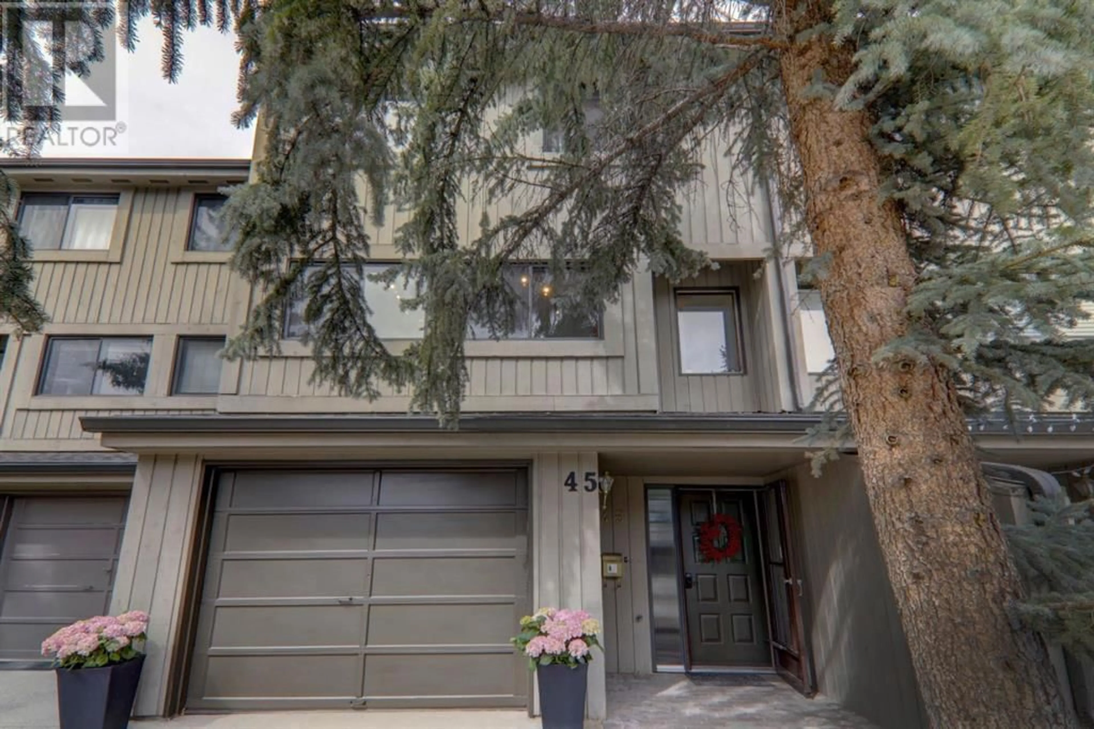 A pic from exterior of the house or condo for 45 10401 19 Street SW, Calgary Alberta t2w3e7