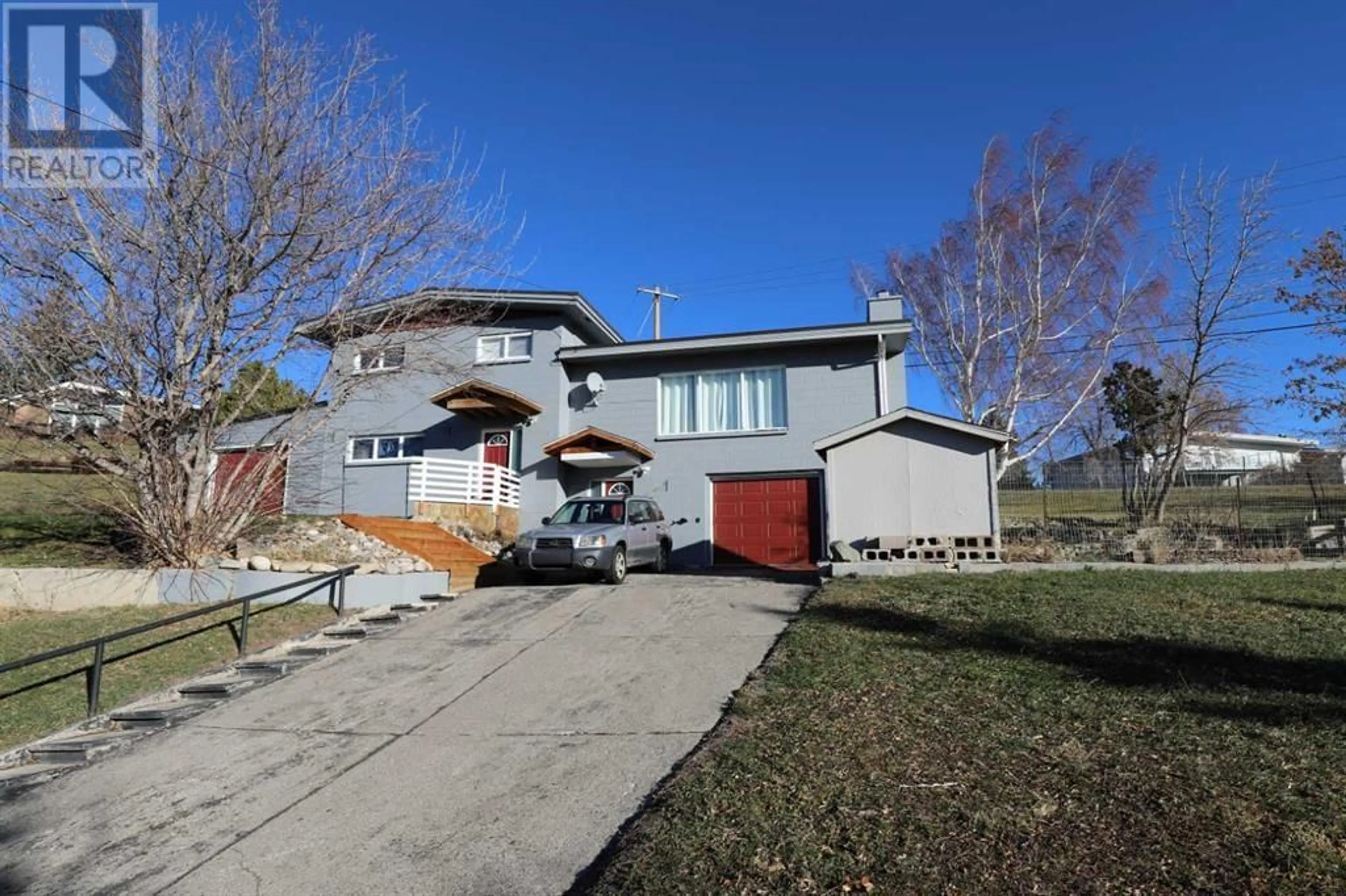 Frontside or backside of a home for 771 Dundas Street, Pincher Creek Alberta T0K1W0