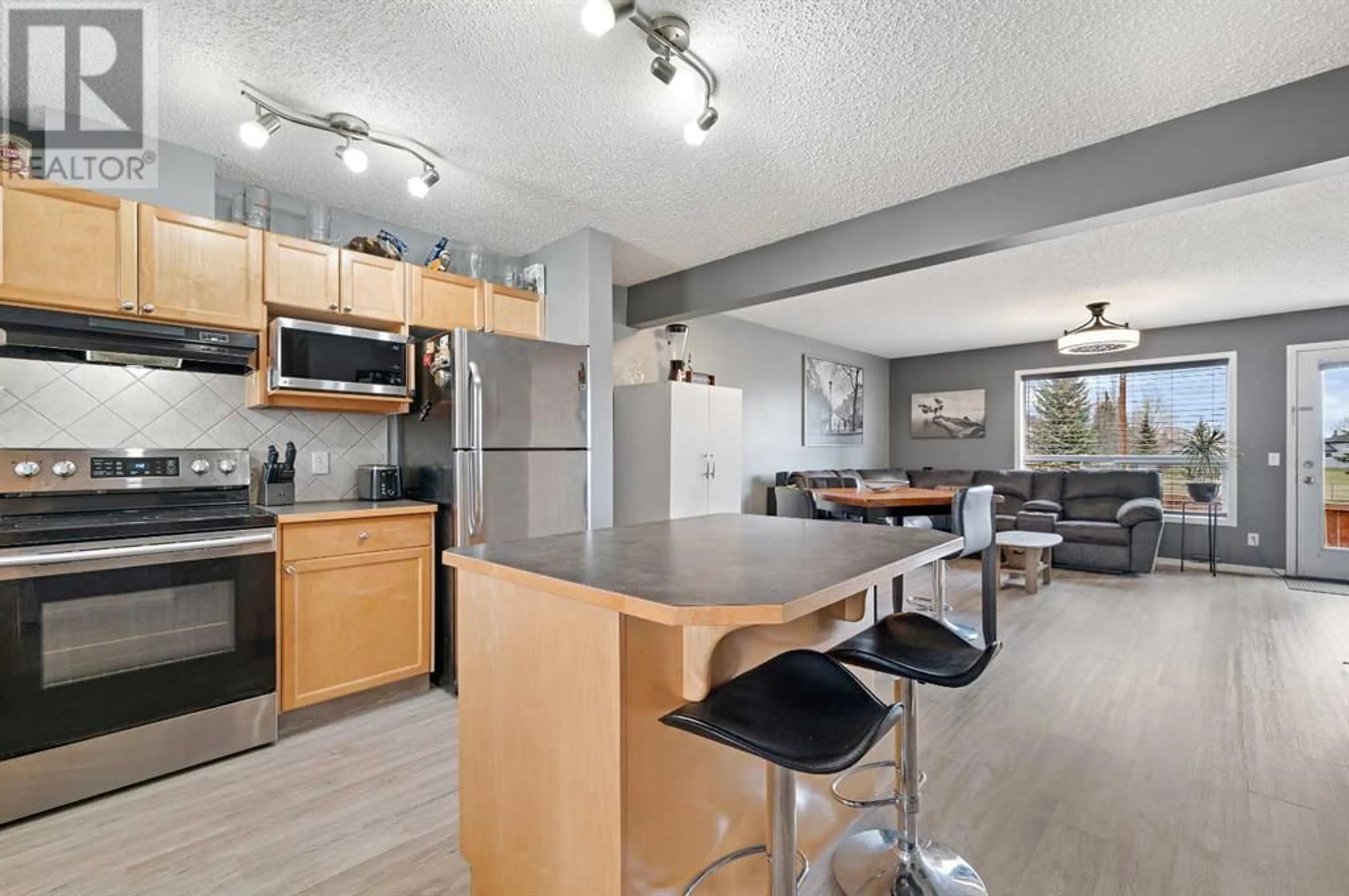 Standard kitchen for 507 140 Sagewood Boulevard SW, Airdrie Alberta T4B3H5