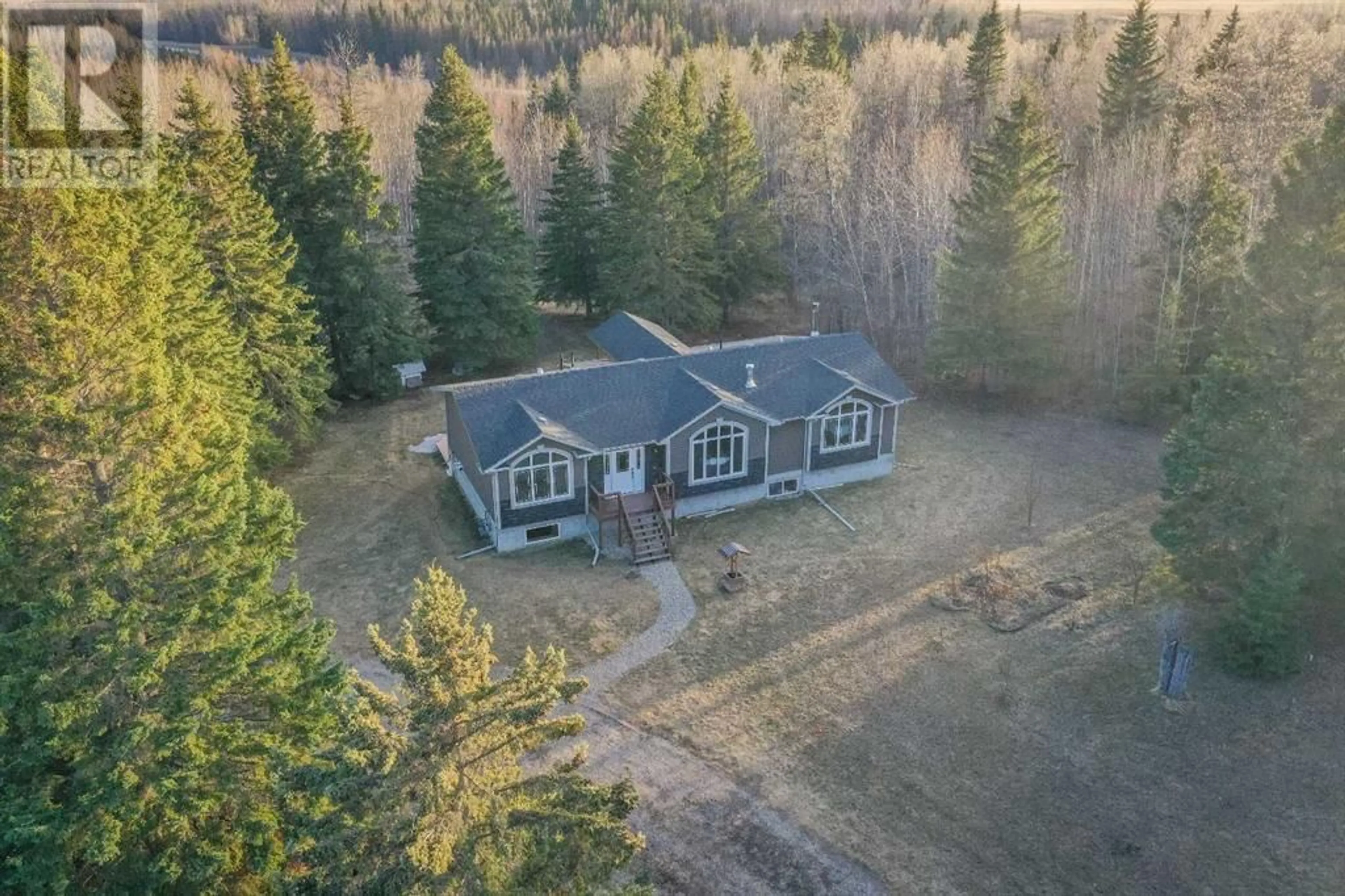 Cottage for 14127 Township Road 554, Rural Yellowhead County Alberta T7E3J3
