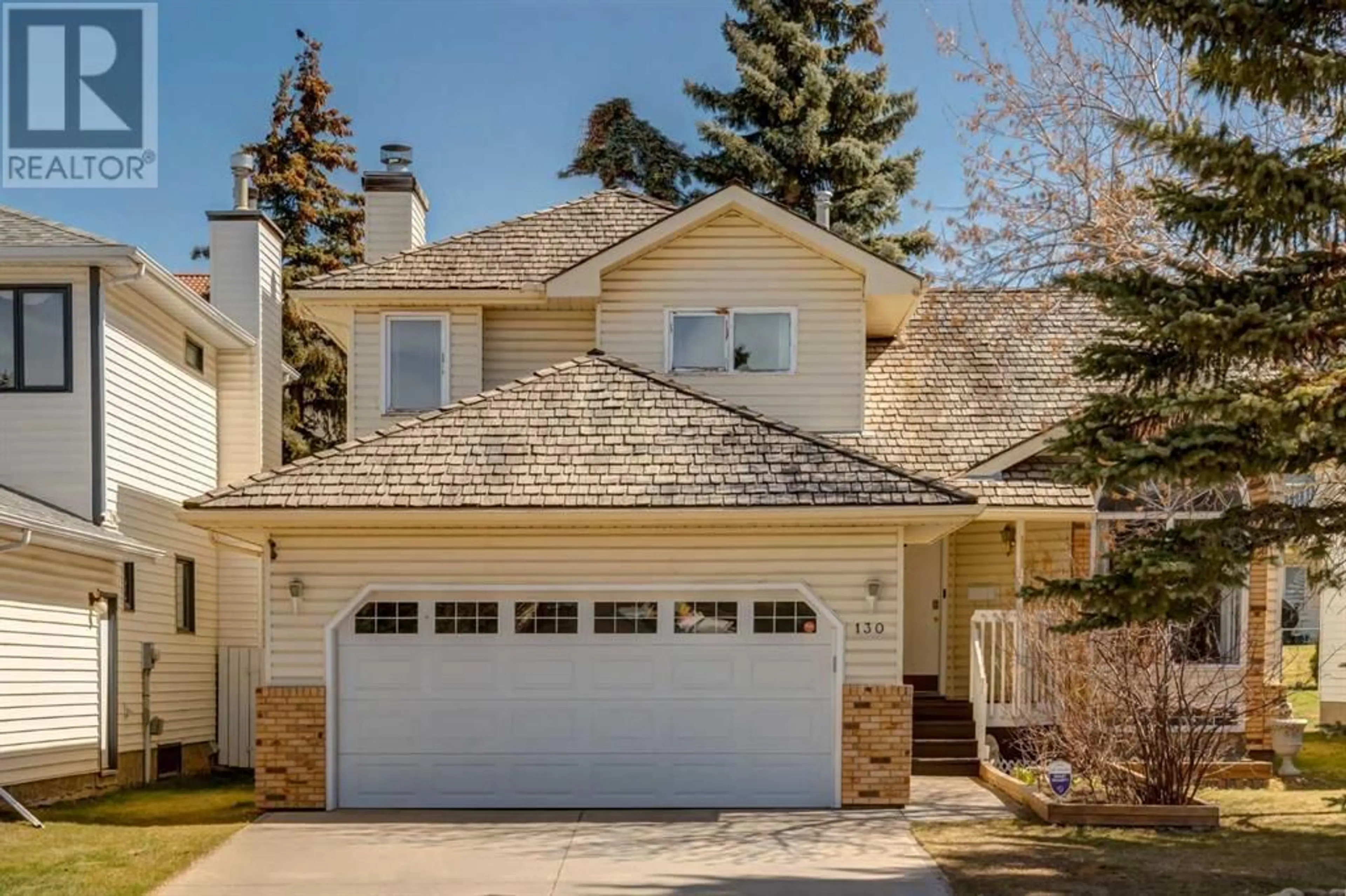 A pic from exterior of the house or condo for 130 Hawkstone Drive NW, Calgary Alberta T3G3N4