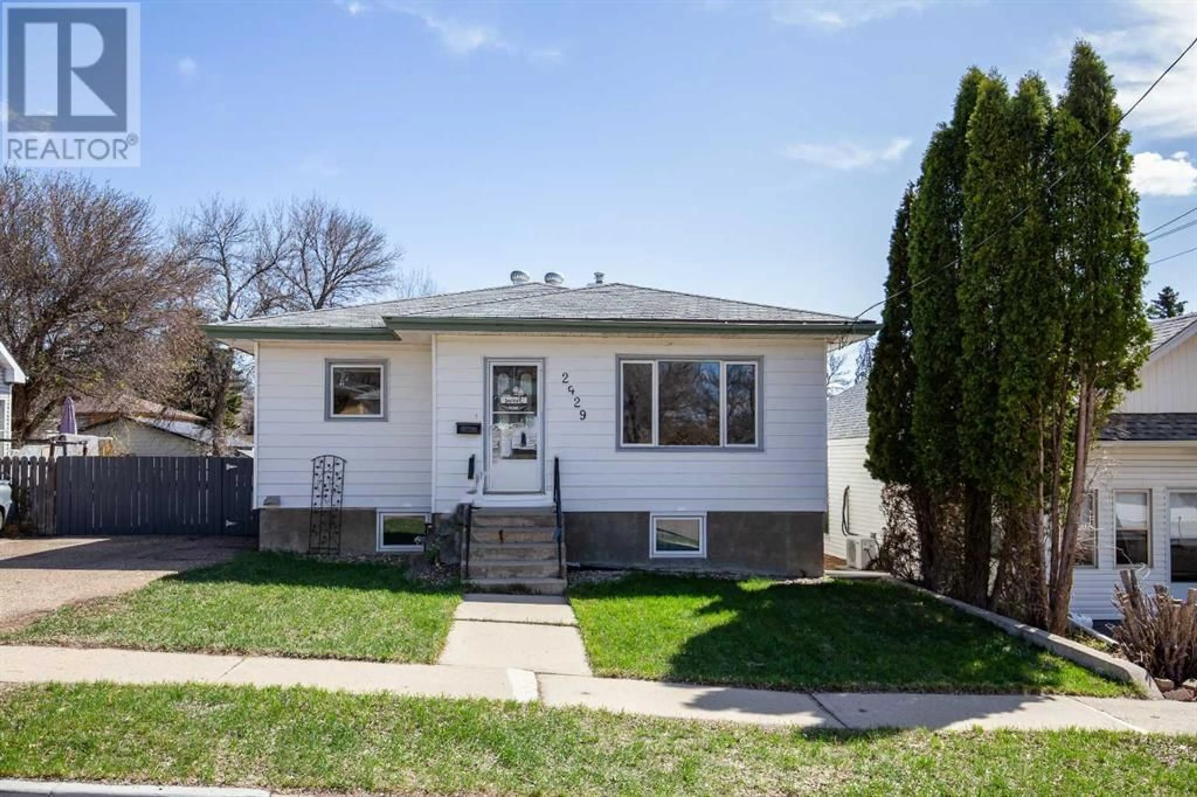 Frontside or backside of a home for 429 2 Avenue NW, Medicine Hat Alberta T1A6S7