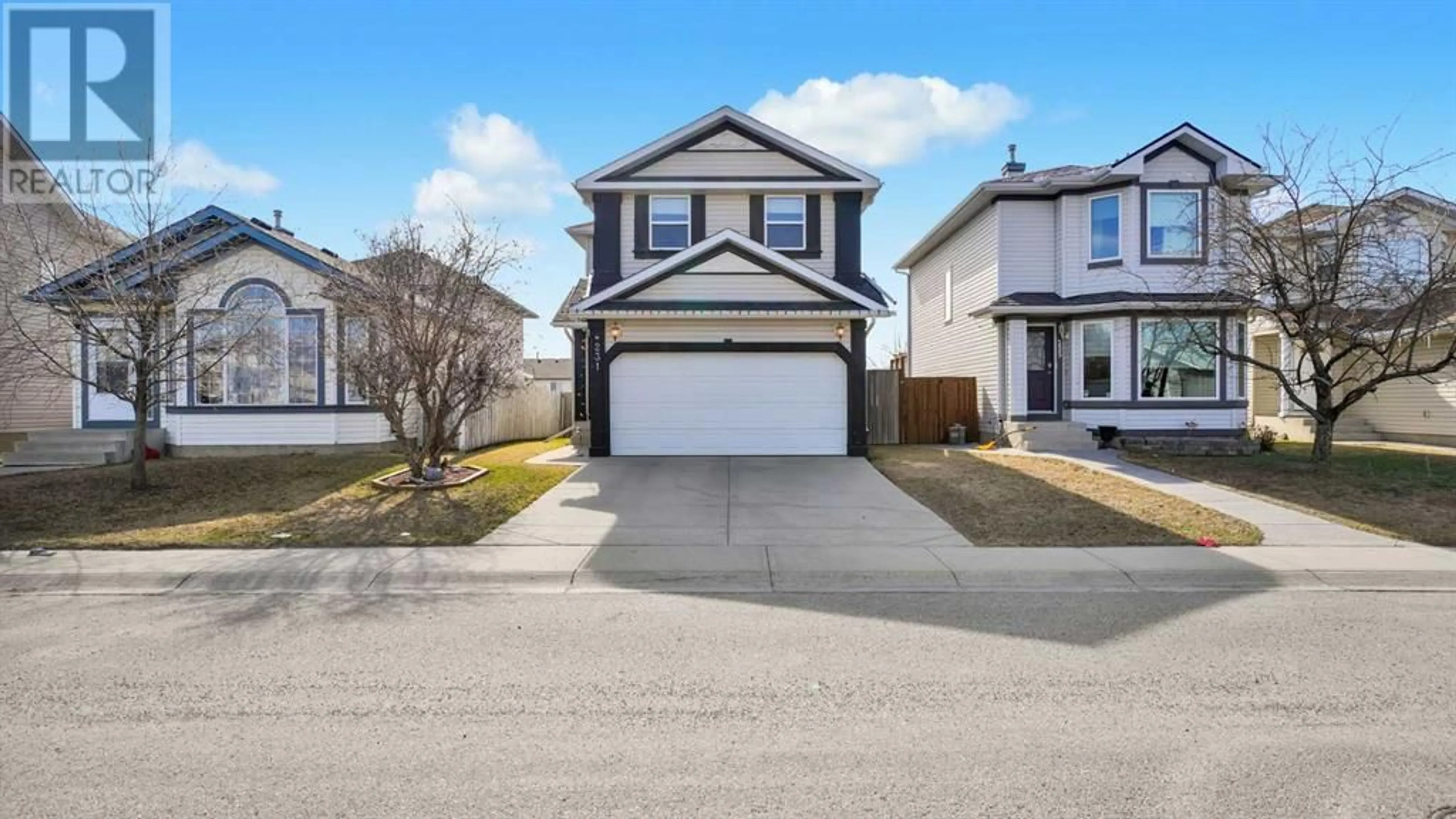 Frontside or backside of a home for 231 Covewood Close NE, Calgary Alberta T3K5A1