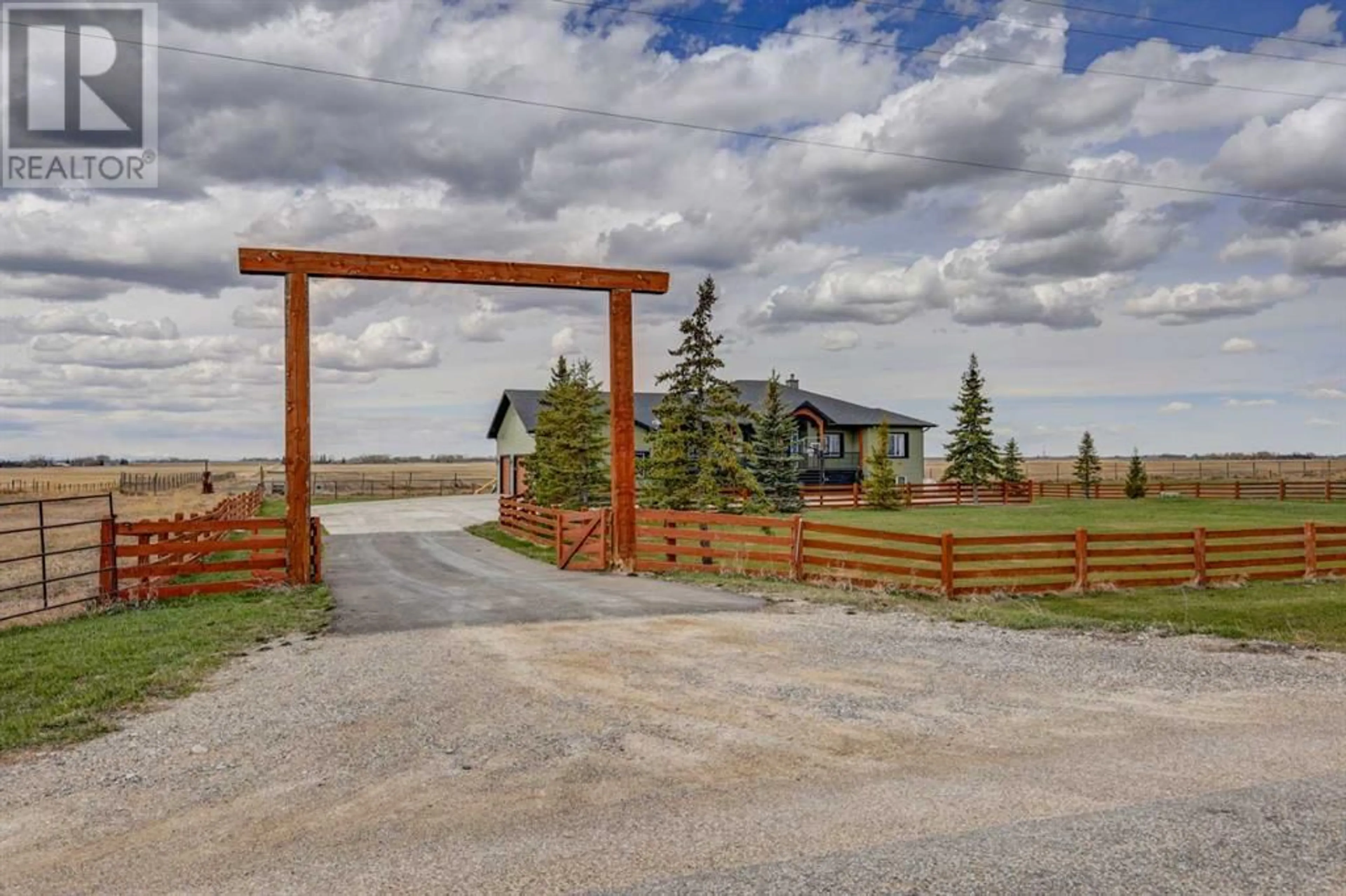 Fenced yard for 223002 Range Road 260, Rural Wheatland County Alberta T0J0M0