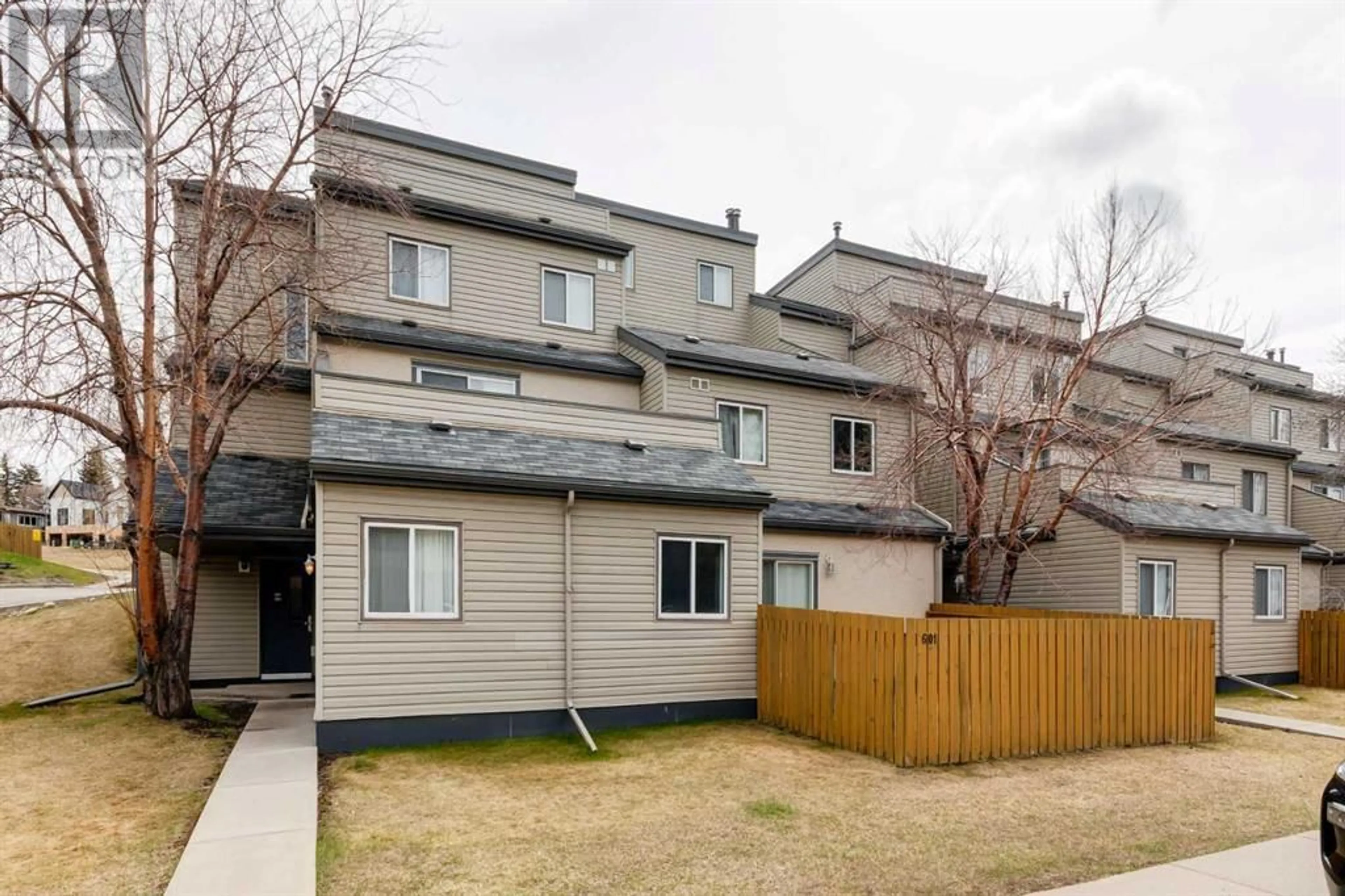 A pic from exterior of the house or condo for 601 1540 29 Street NW, Calgary Alberta T2N4M1