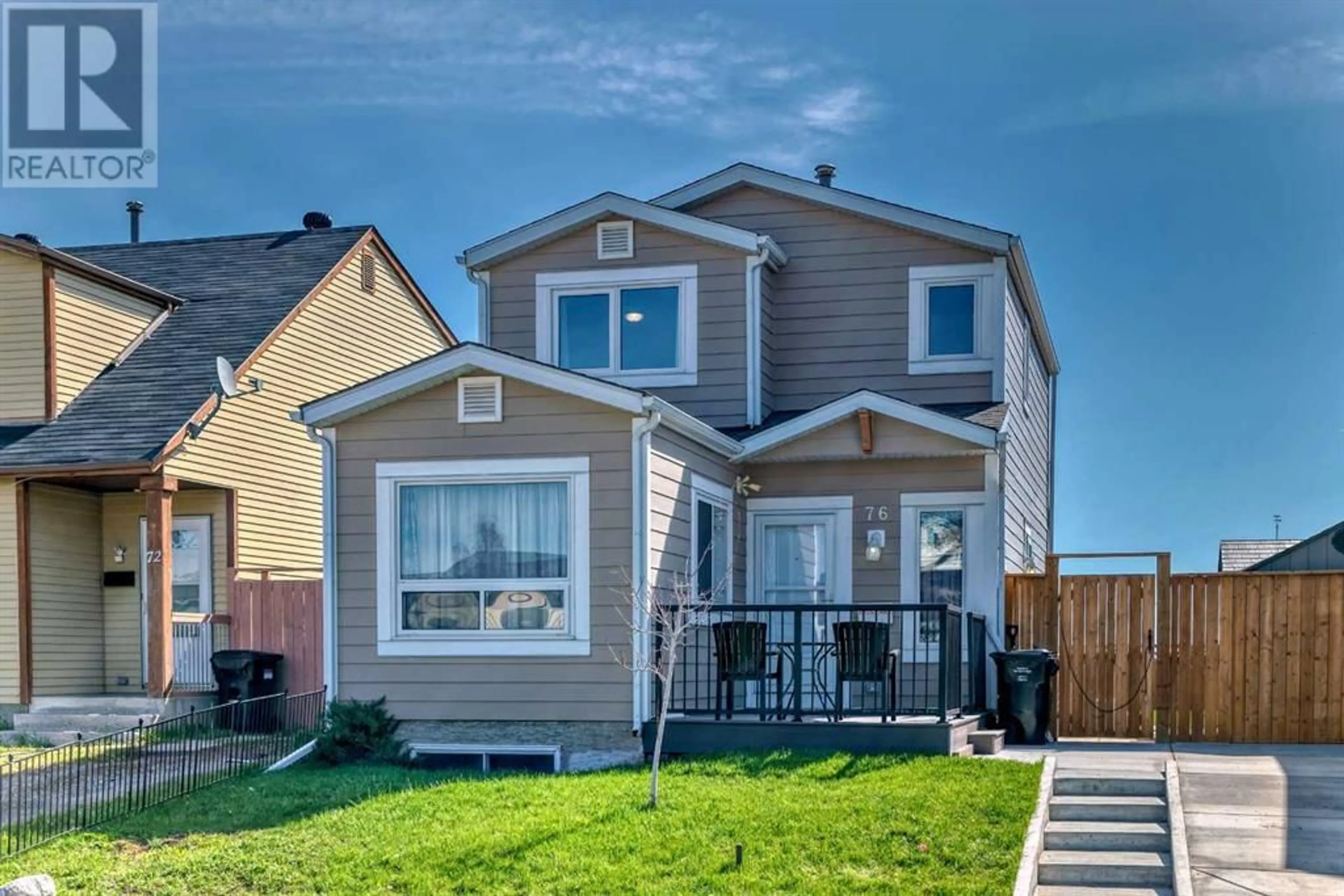 Frontside or backside of a home for 76 Abingdon Court NE, Calgary Alberta T2A6S5