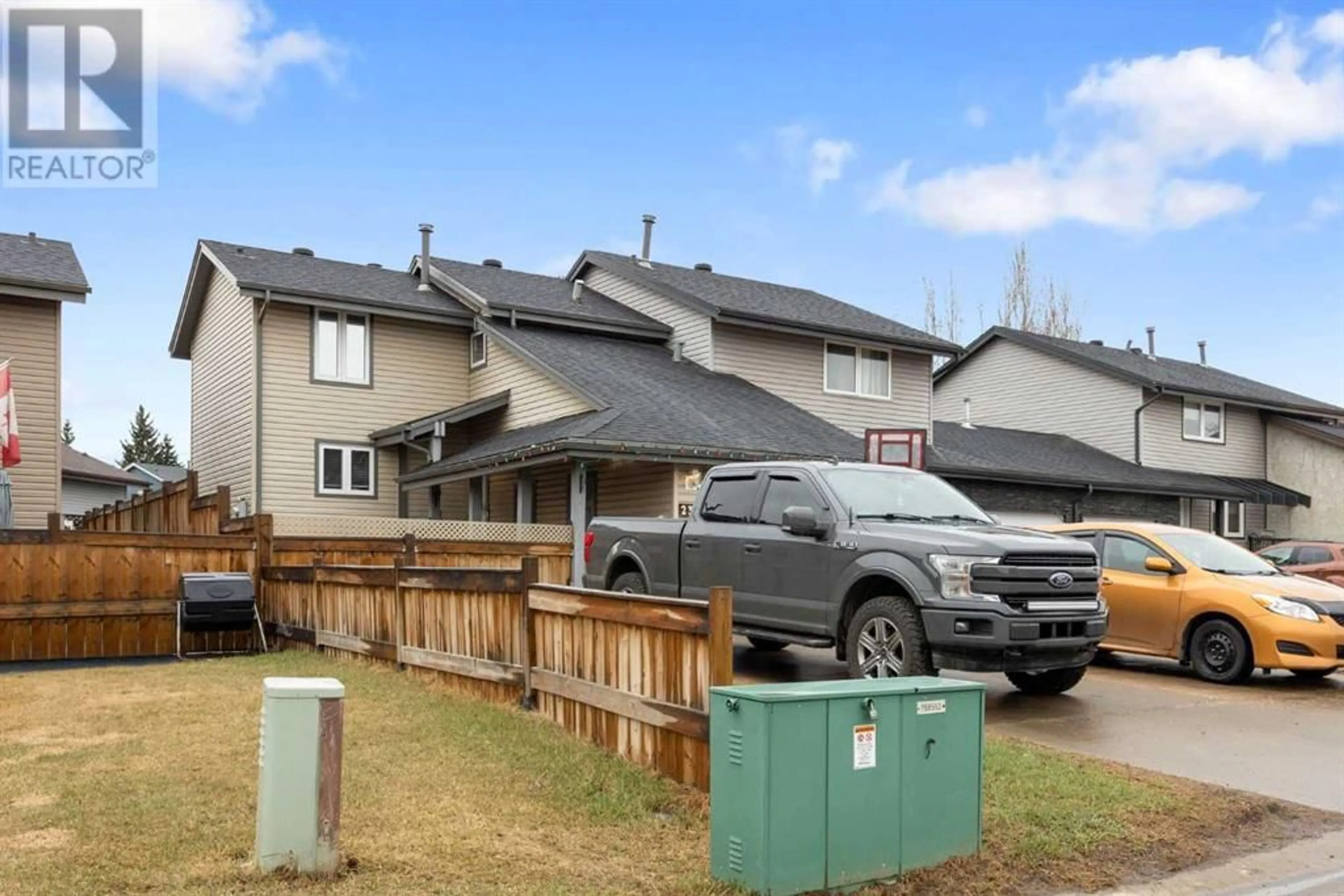 Frontside or backside of a home for 231 Athabasca Avenue, Fort McMurray Alberta T9K1G5