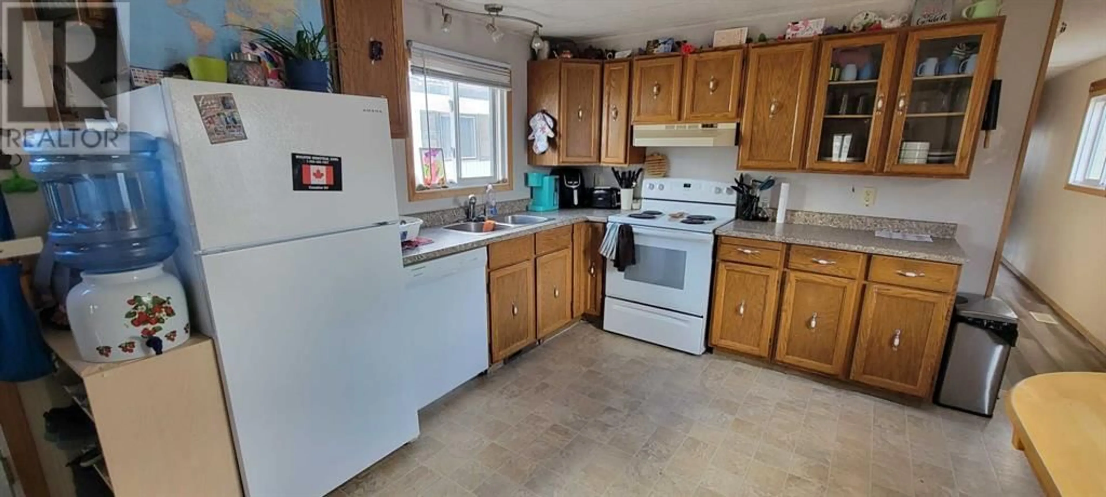Standard kitchen for 7021 4A Avenue, Edson Alberta T7E1M8