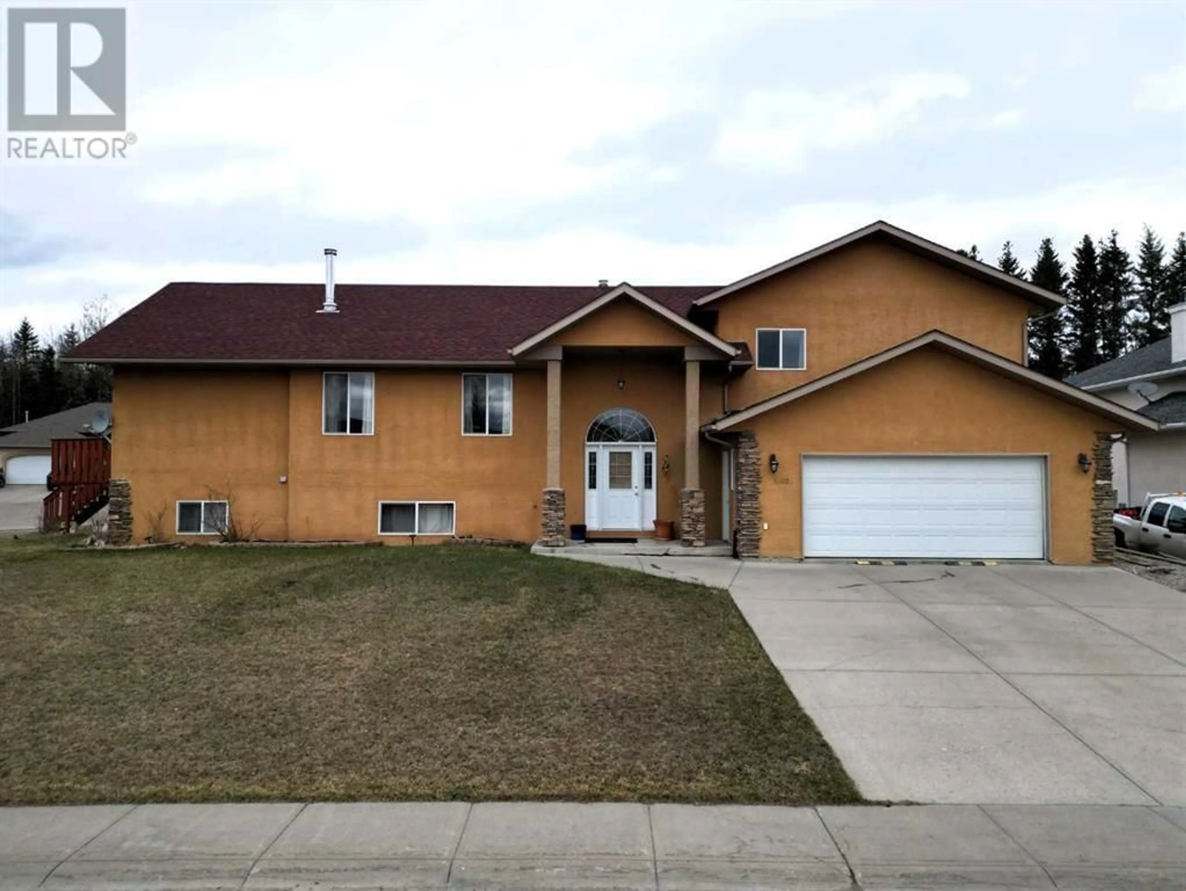 Frontside or backside of a home for 5502 17 Avenue, Edson Alberta T7E1X1