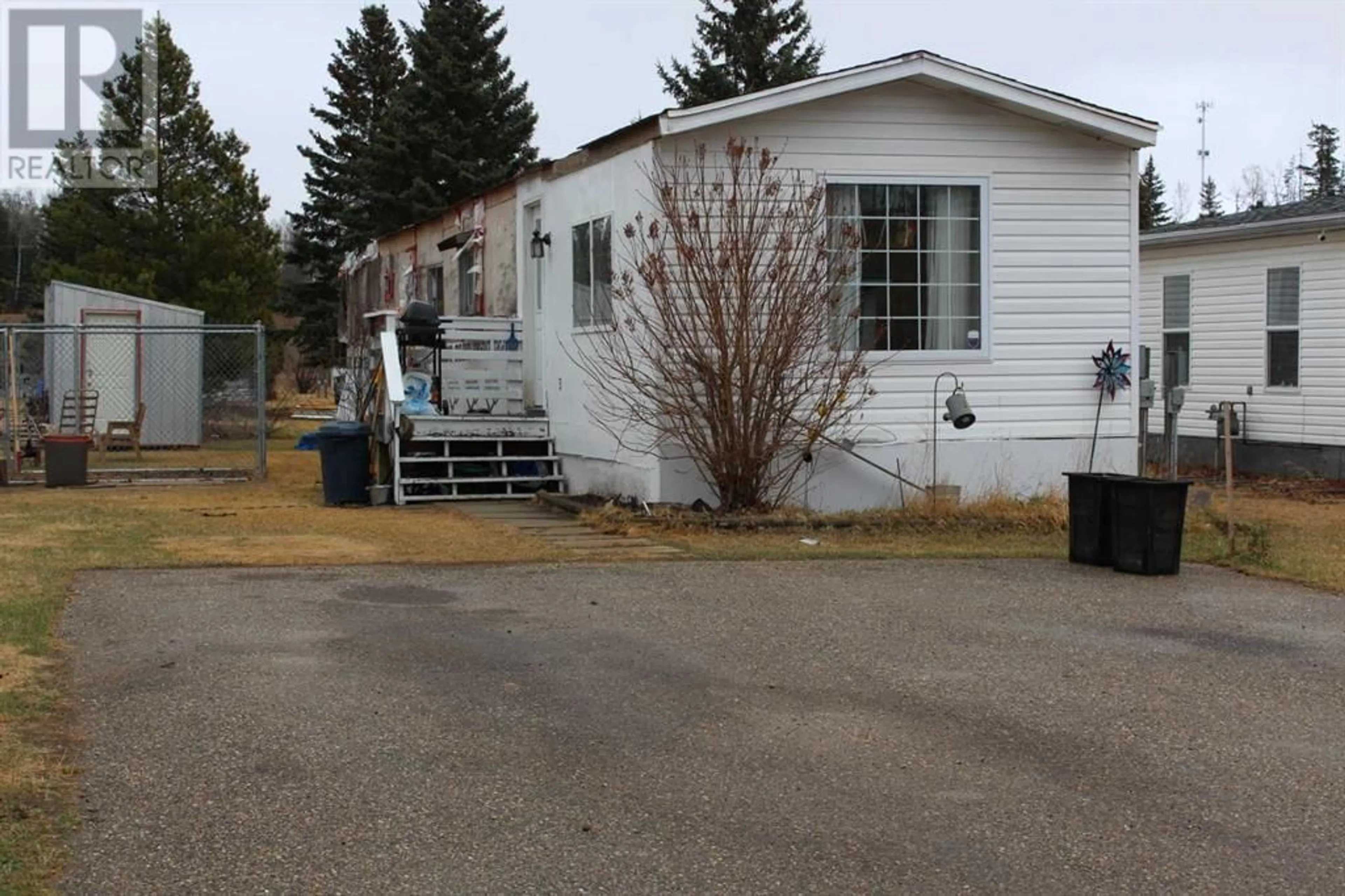 A pic from exterior of the house or condo for 913 2A Street SE, Manning Alberta T0H2M0