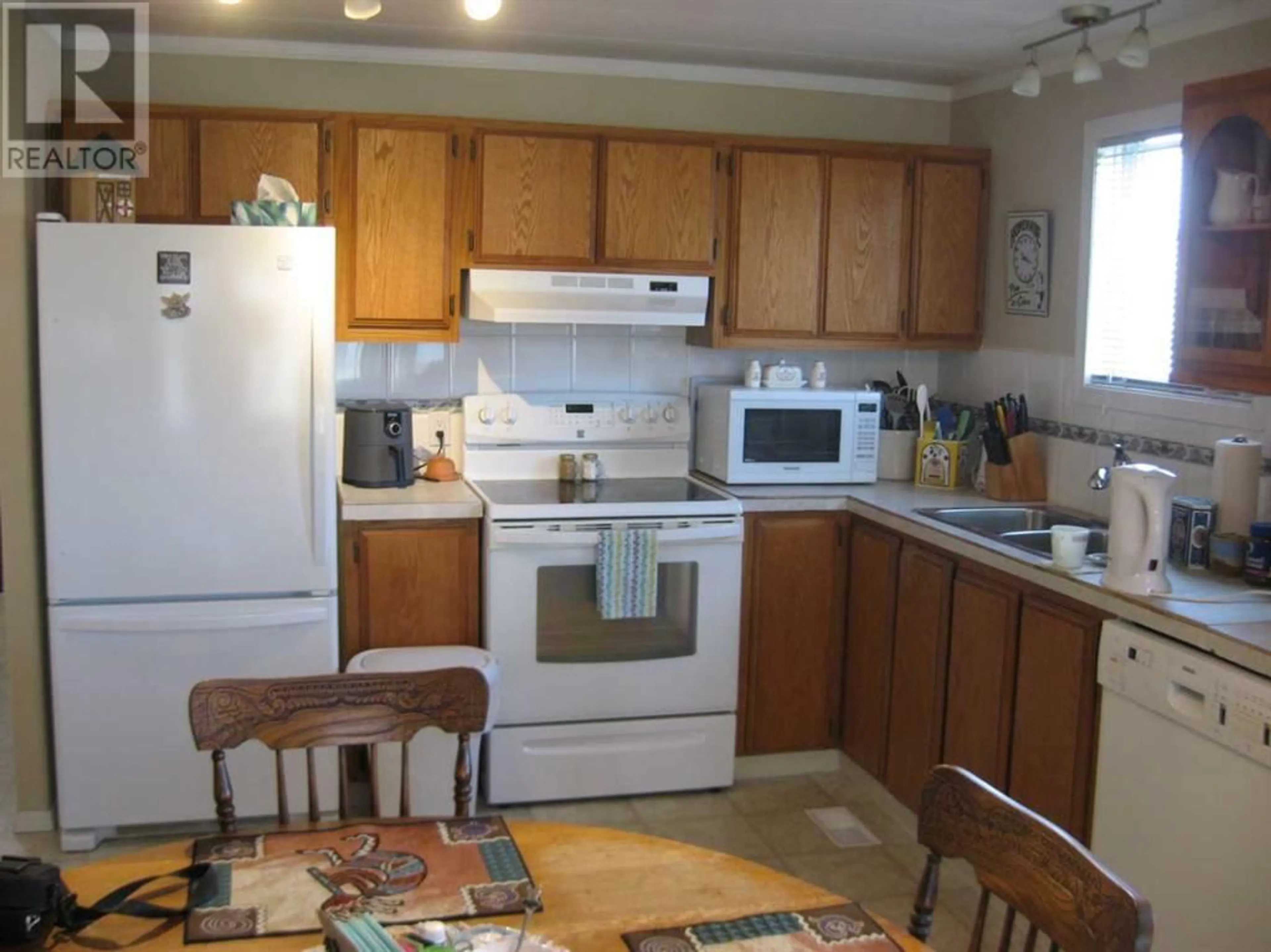 Standard kitchen for 5853 4  unit #12 Street W, Claresholm Alberta T0L0T0