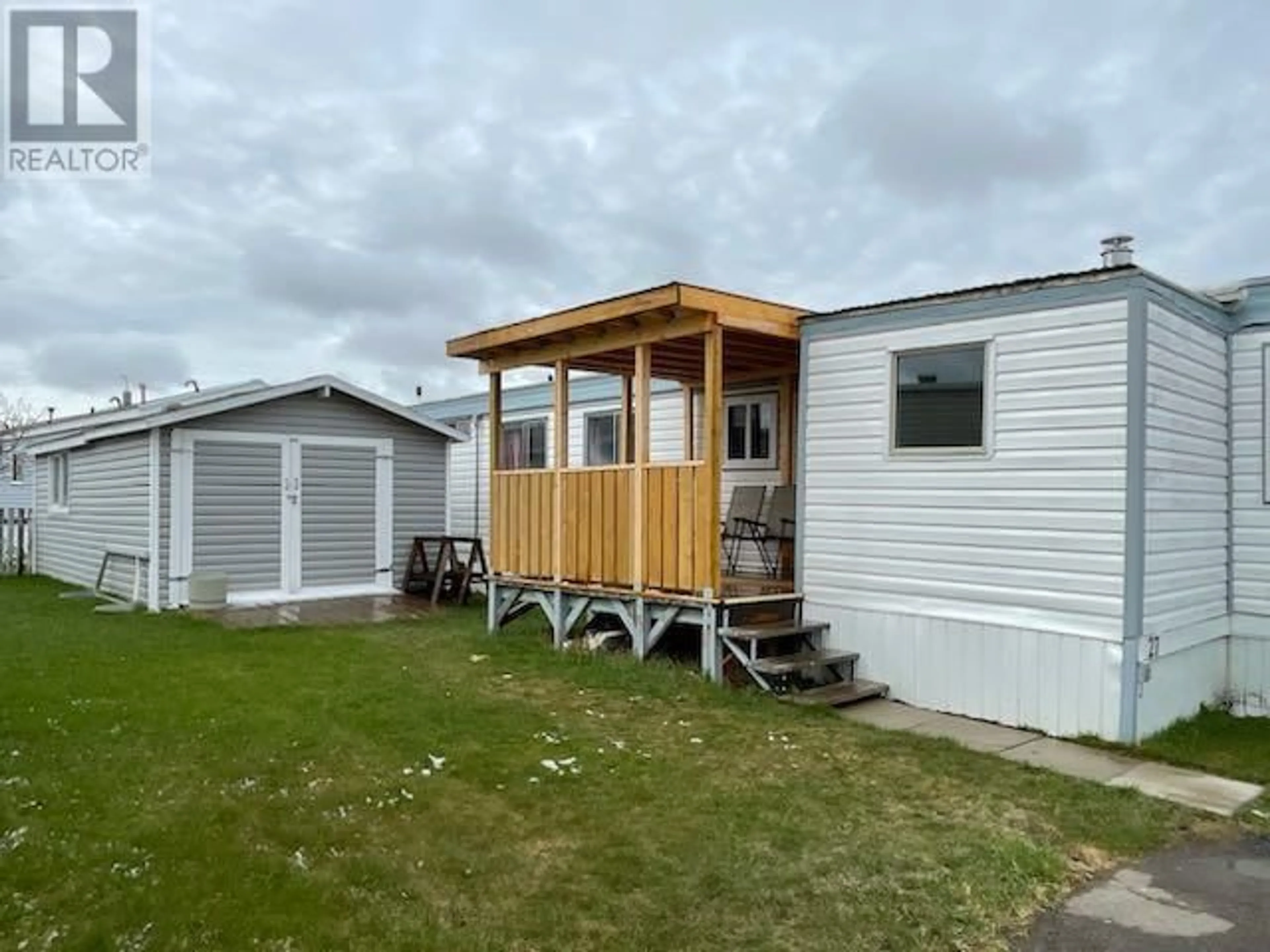 A pic from exterior of the house or condo for 27 5853 4 Street W, Claresholm Alberta T0L0T0