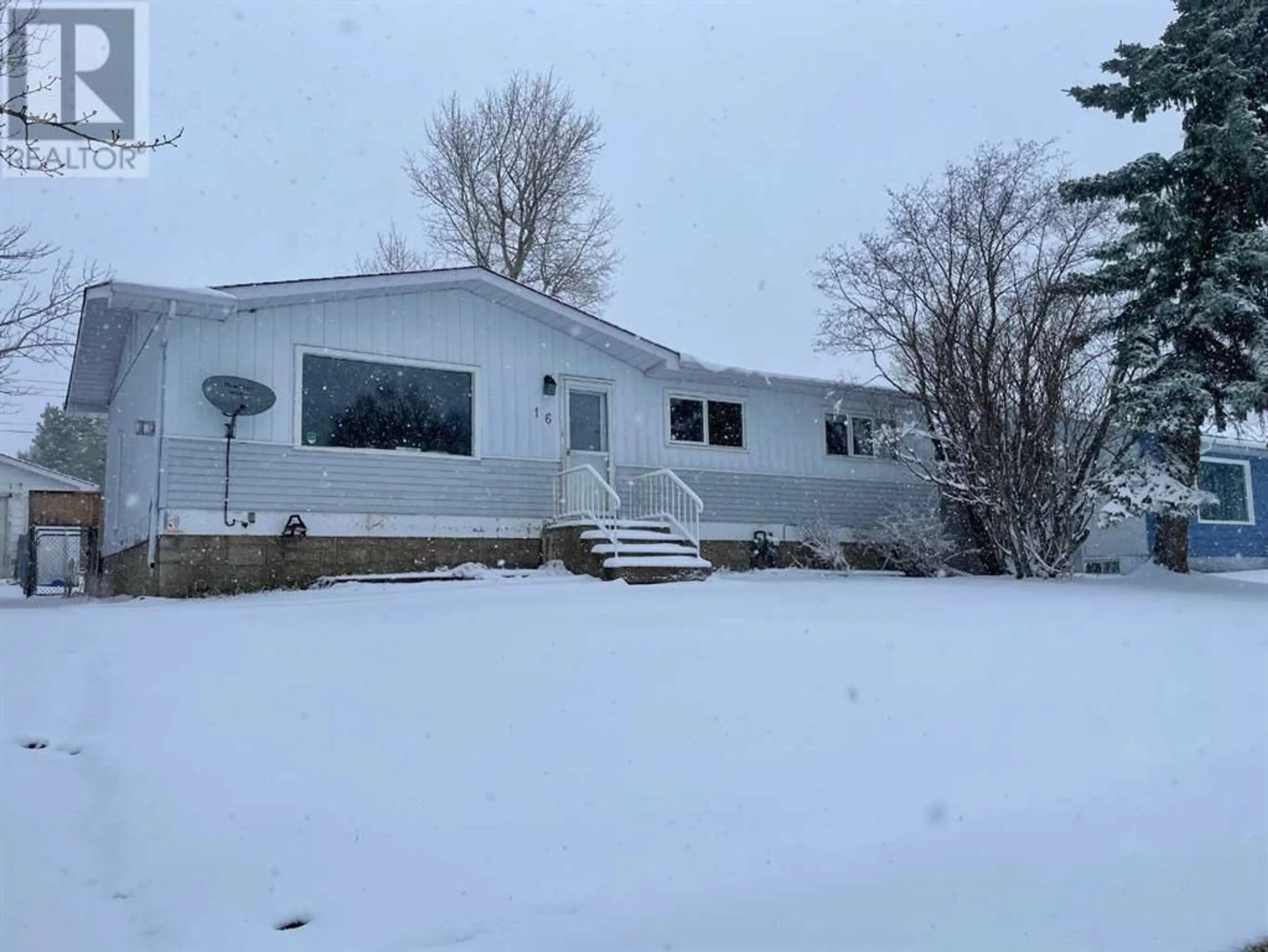Frontside or backside of a home for 16 Centenial Crescent, Swan Hills Alberta T0G2C0
