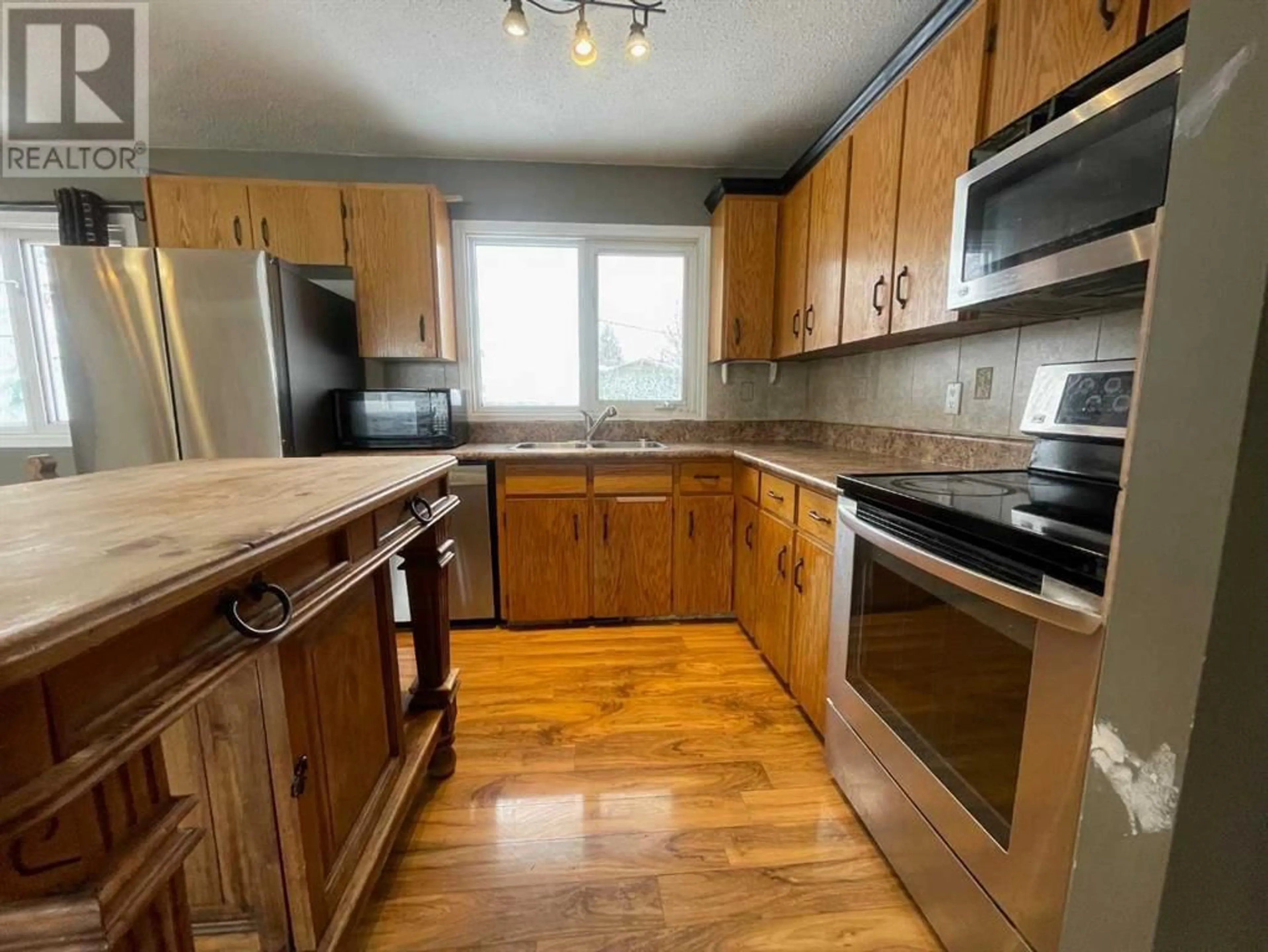Standard kitchen for 16 Centenial Crescent, Swan Hills Alberta T0G2C0