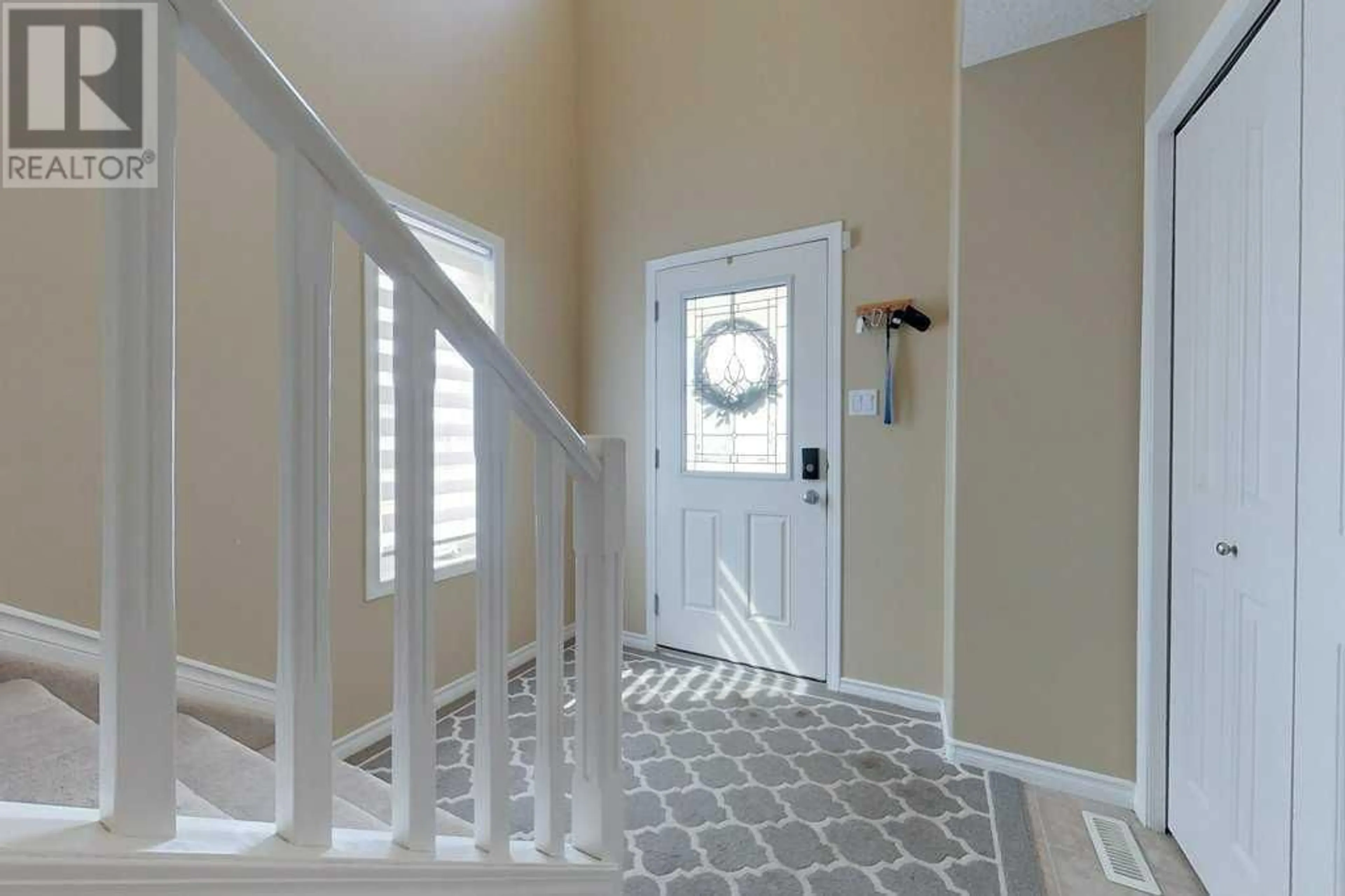 Indoor entryway for 1013 7th Street SW, Slave Lake Alberta T0G2A4