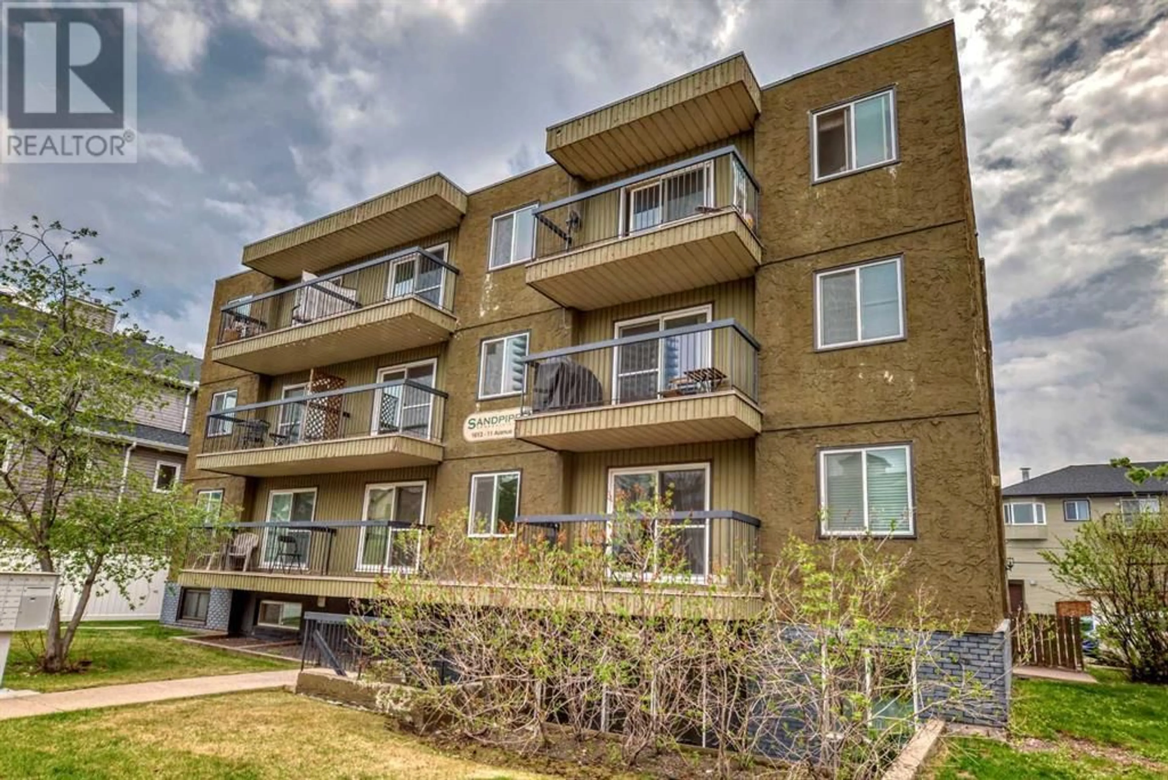 A pic from exterior of the house or condo for 202 1613 11 Avenue SW, Calgary Alberta T3C0N3
