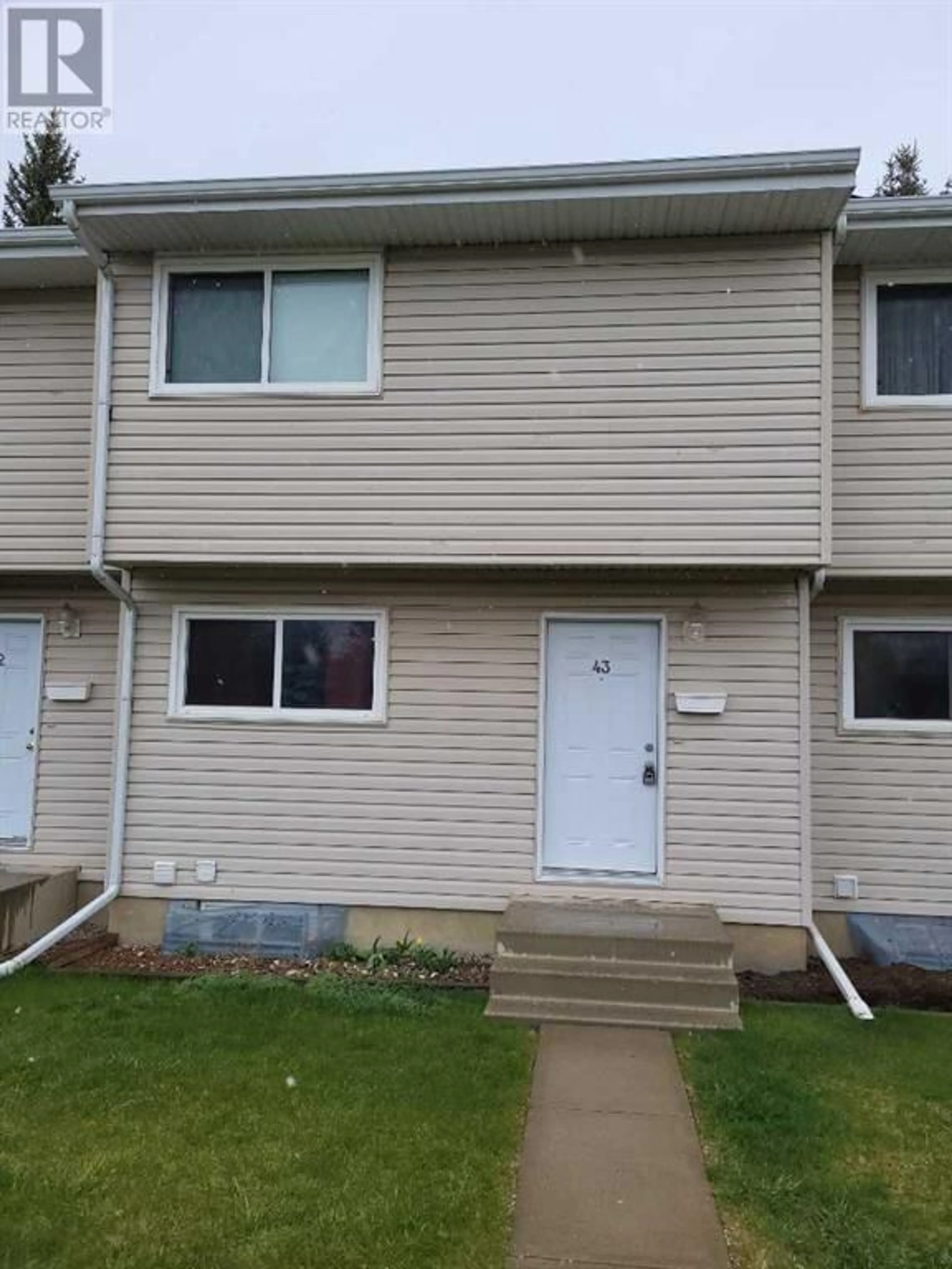 A pic from exterior of the house or condo for 43 55 Lemoyne Crescent W, Lethbridge Alberta T1K4J7