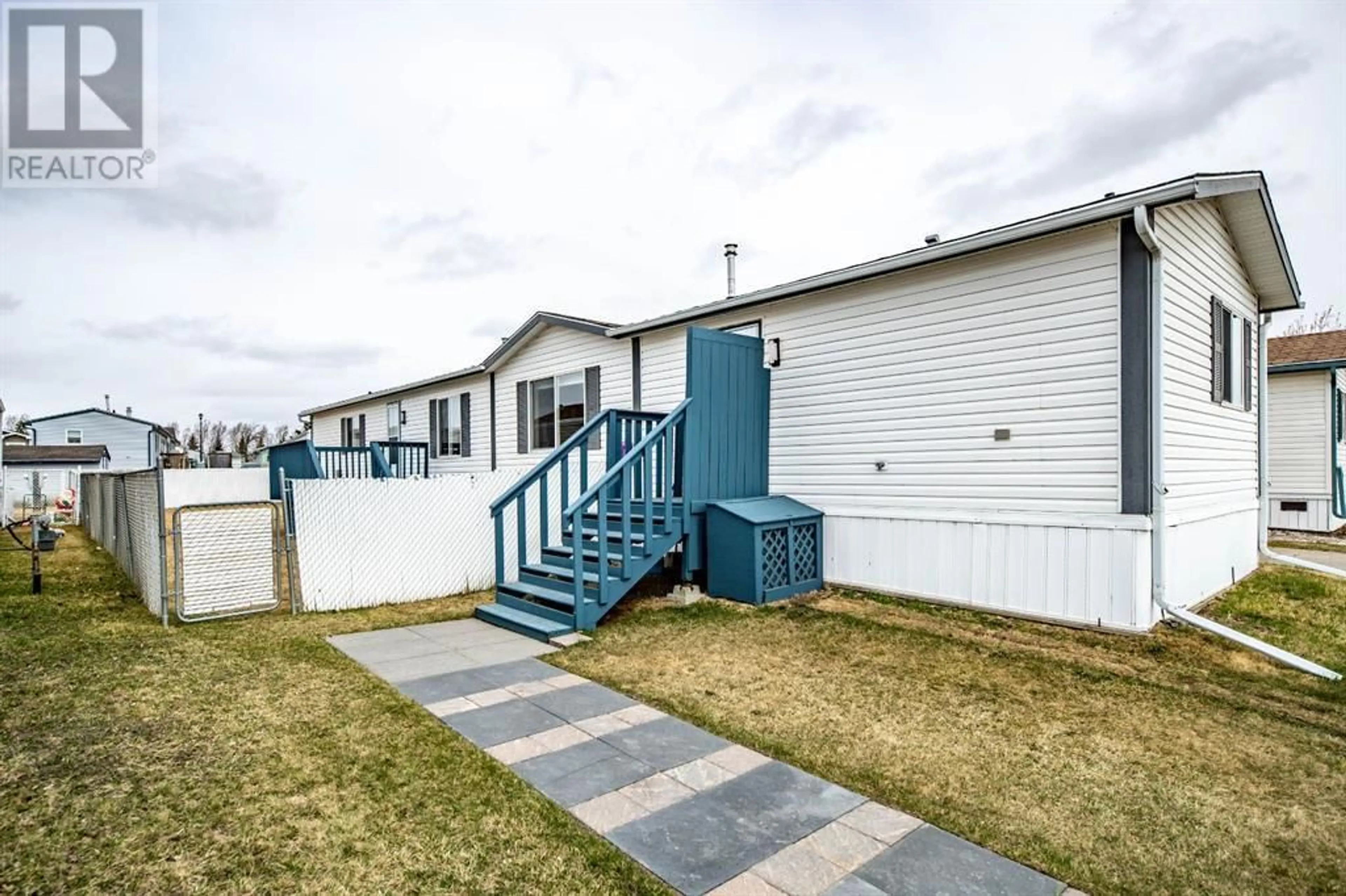 A pic from exterior of the house or condo for 118 Clark Crescent, Rural Grande Prairie No. 1, County of Alberta T8V2Z8