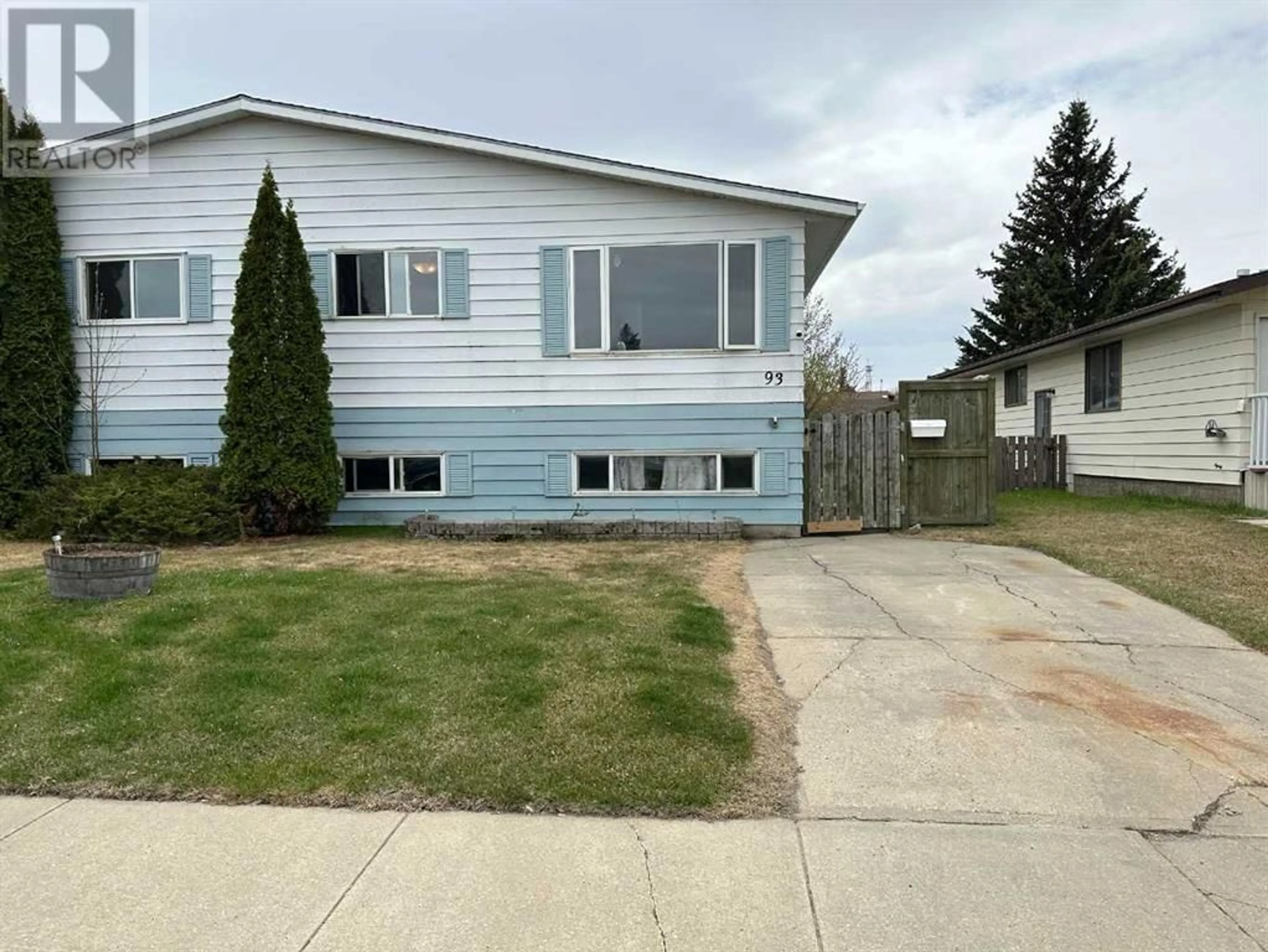 Frontside or backside of a home for 93 Nichols Crescent, Red Deer Alberta T4N7E5