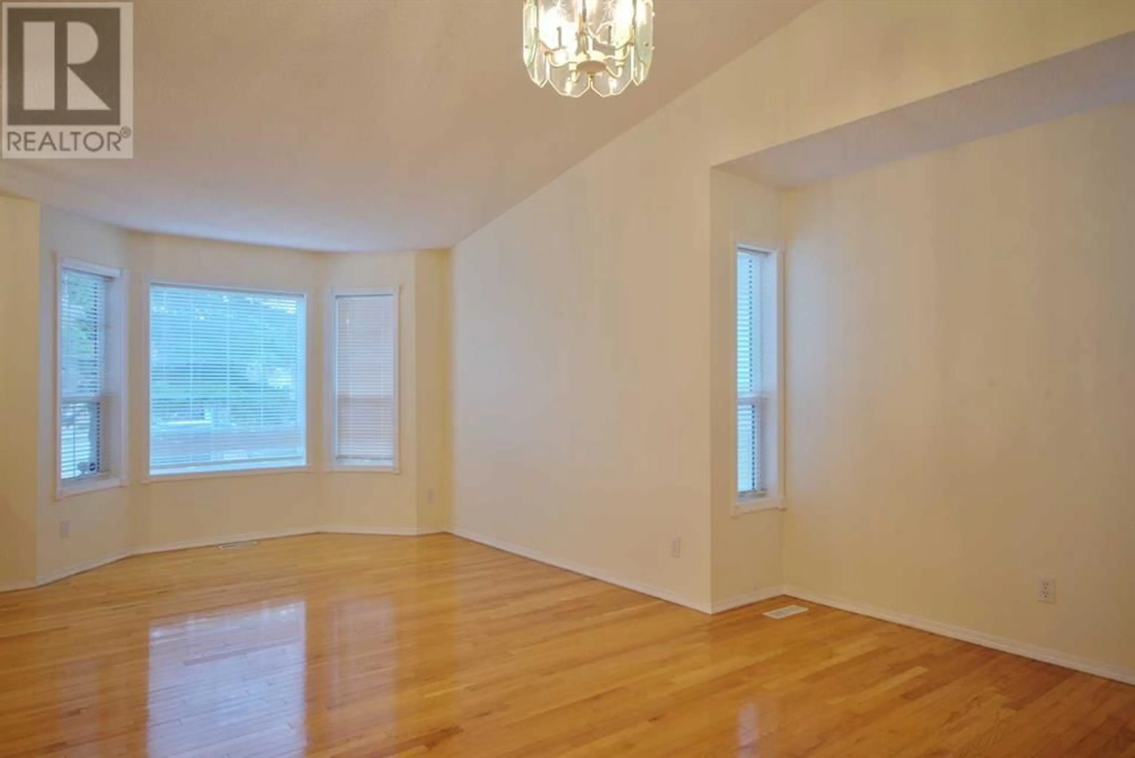 A pic of a room for 373 Macewan Park View NW, Calgary Alberta T3K4G5