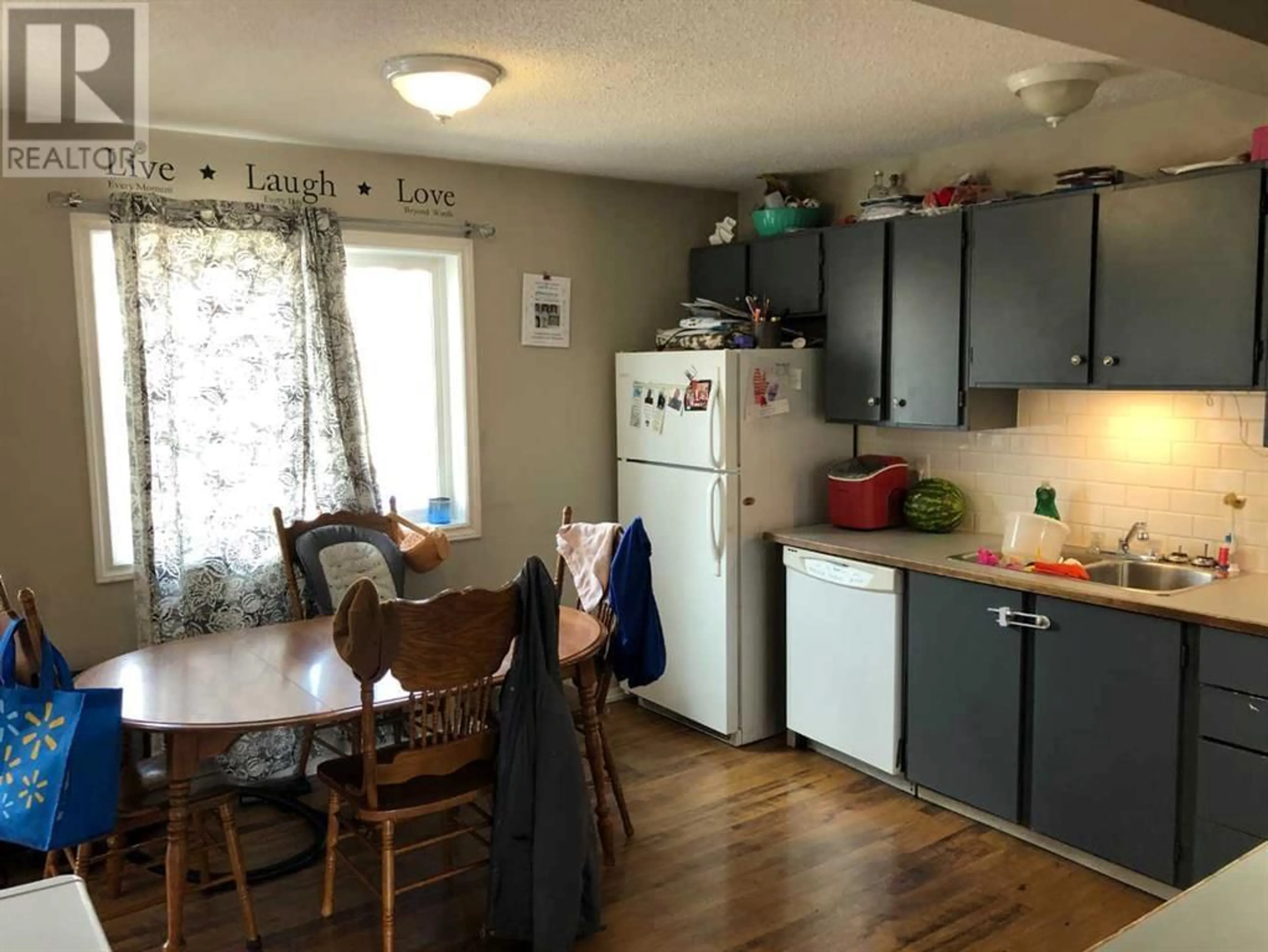 Standard kitchen for 166 Metcalf Avenue, Red Deer Alberta T4R1Z6