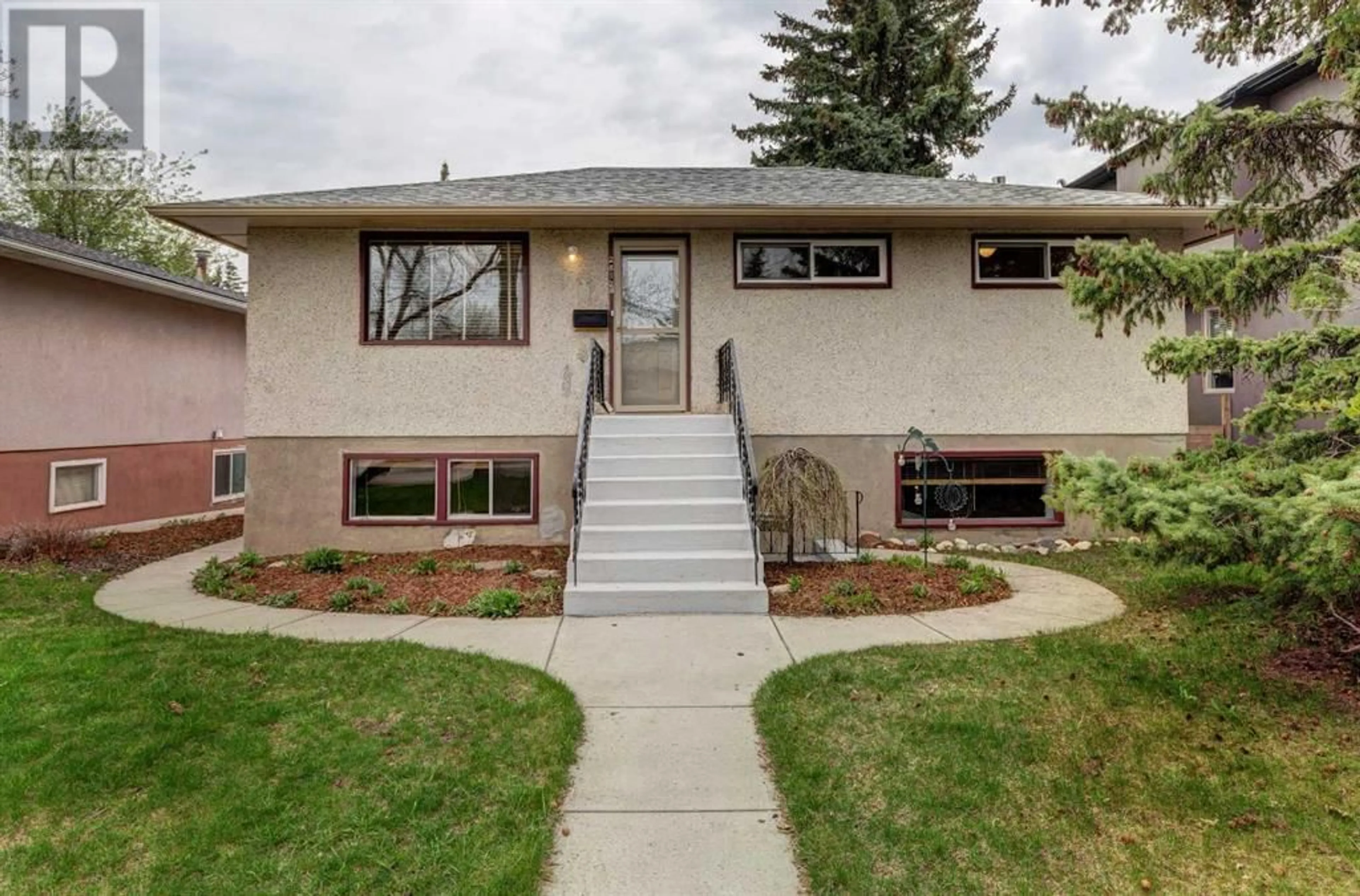 A pic from exterior of the house or condo for 2812 41 Street SW, Calgary Alberta T3E3K8