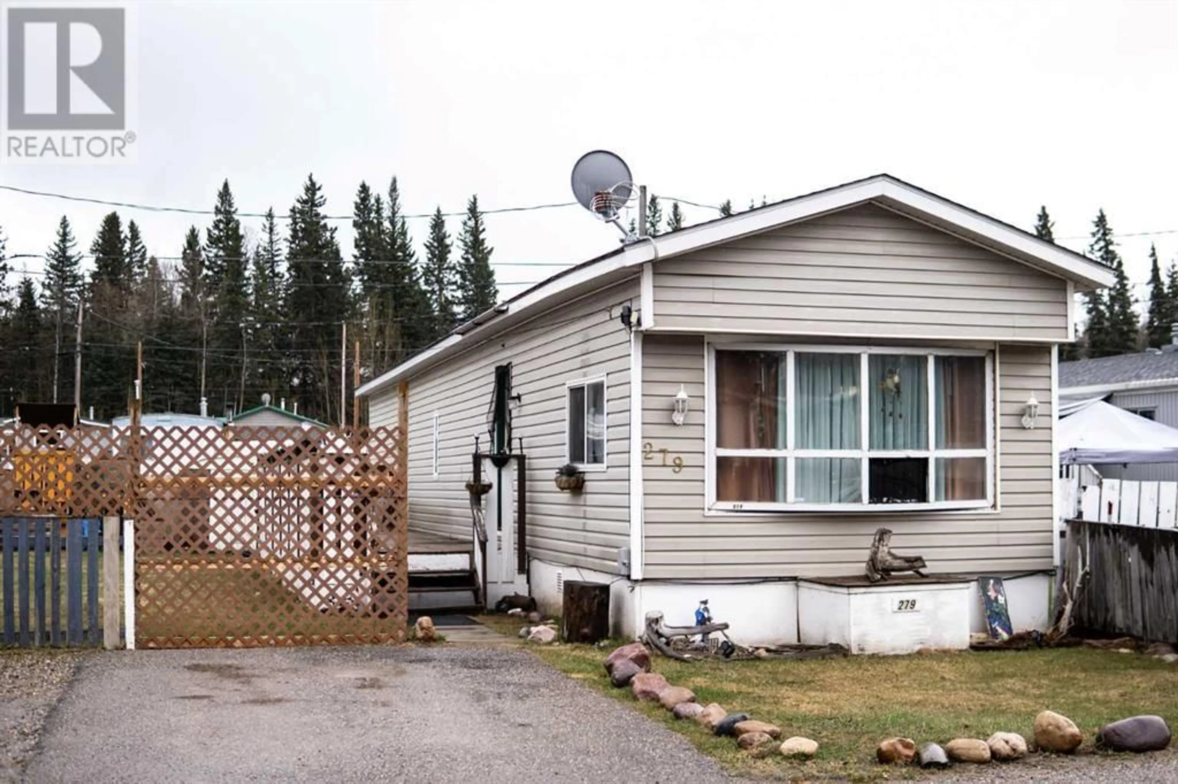 Home with vinyl exterior material for 279 133 Jarvis Street, Hinton Alberta T7V1R6
