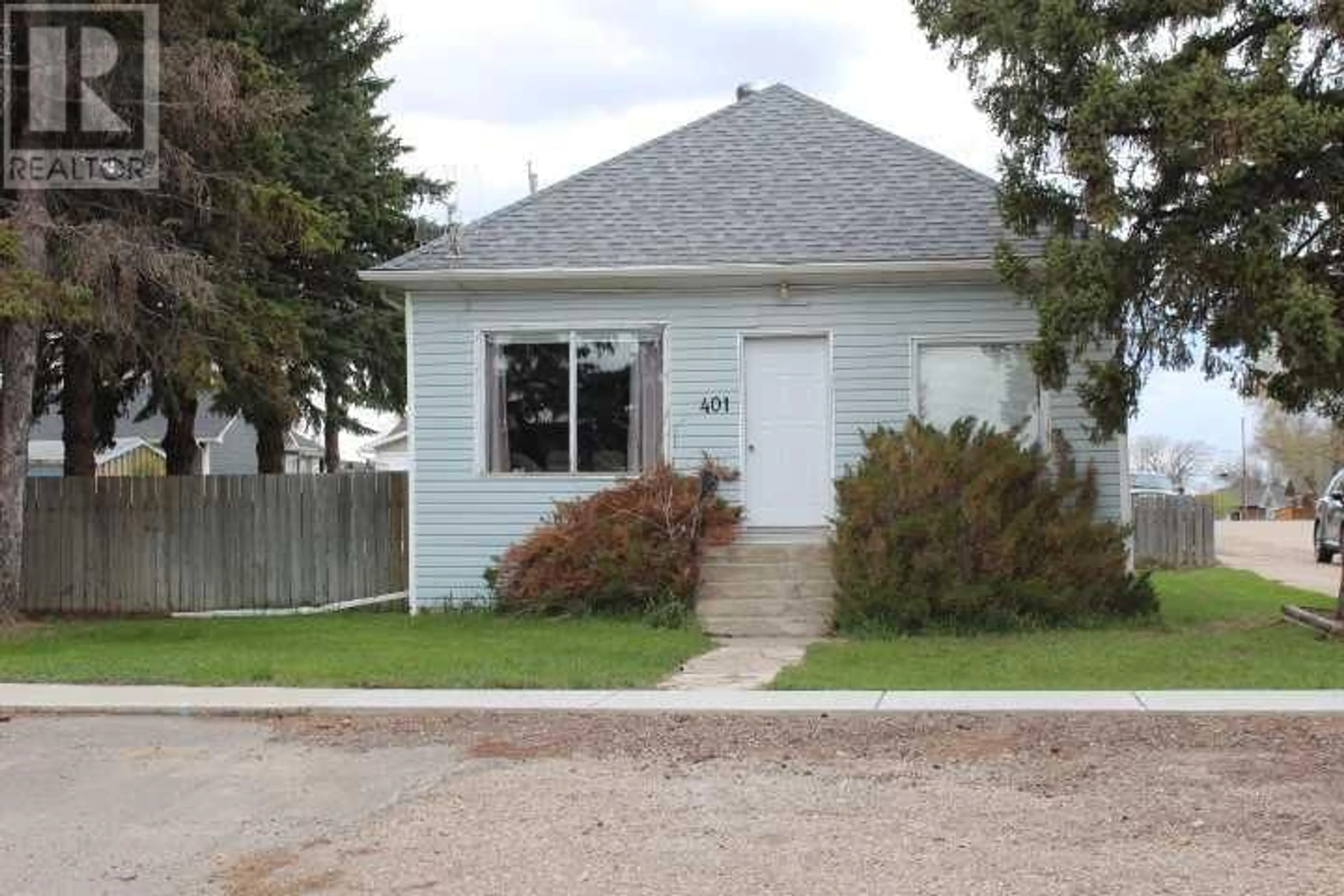 Frontside or backside of a home for 401 2 Street W, Bow Island Alberta T0K0G0