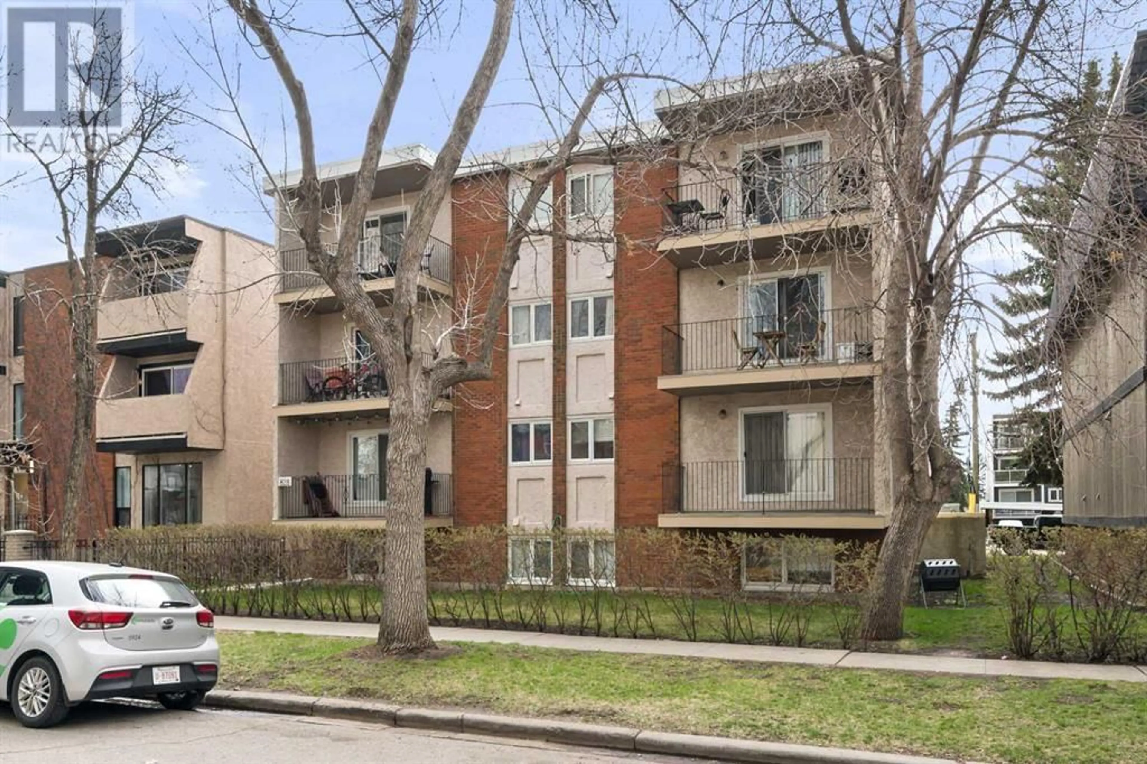 A pic from exterior of the house or condo for 304 828 4A Street NE, Calgary Alberta T2E3W4