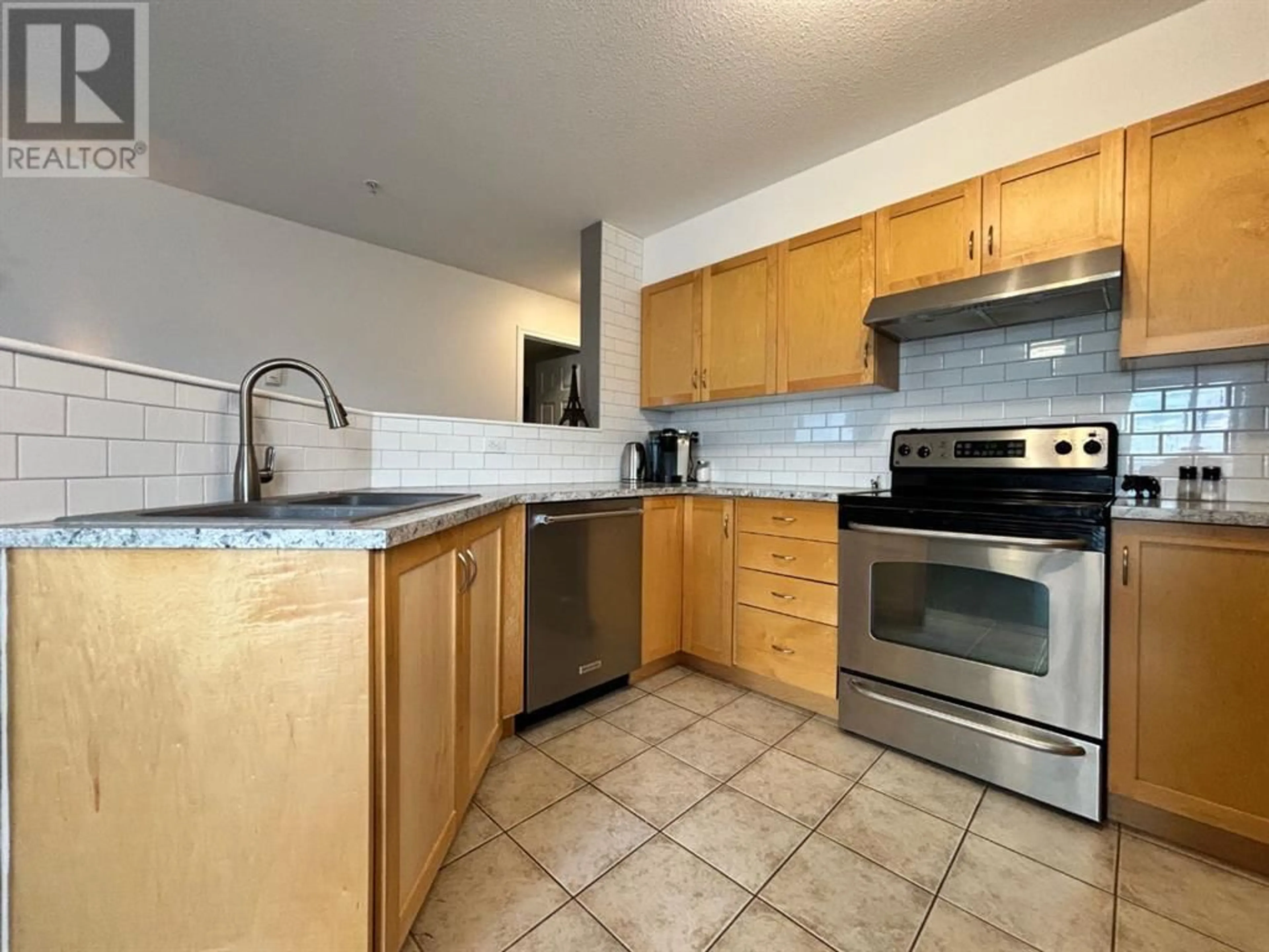 Standard kitchen for 201 11220 104 Avenue, Grande Prairie Alberta T8V0P3