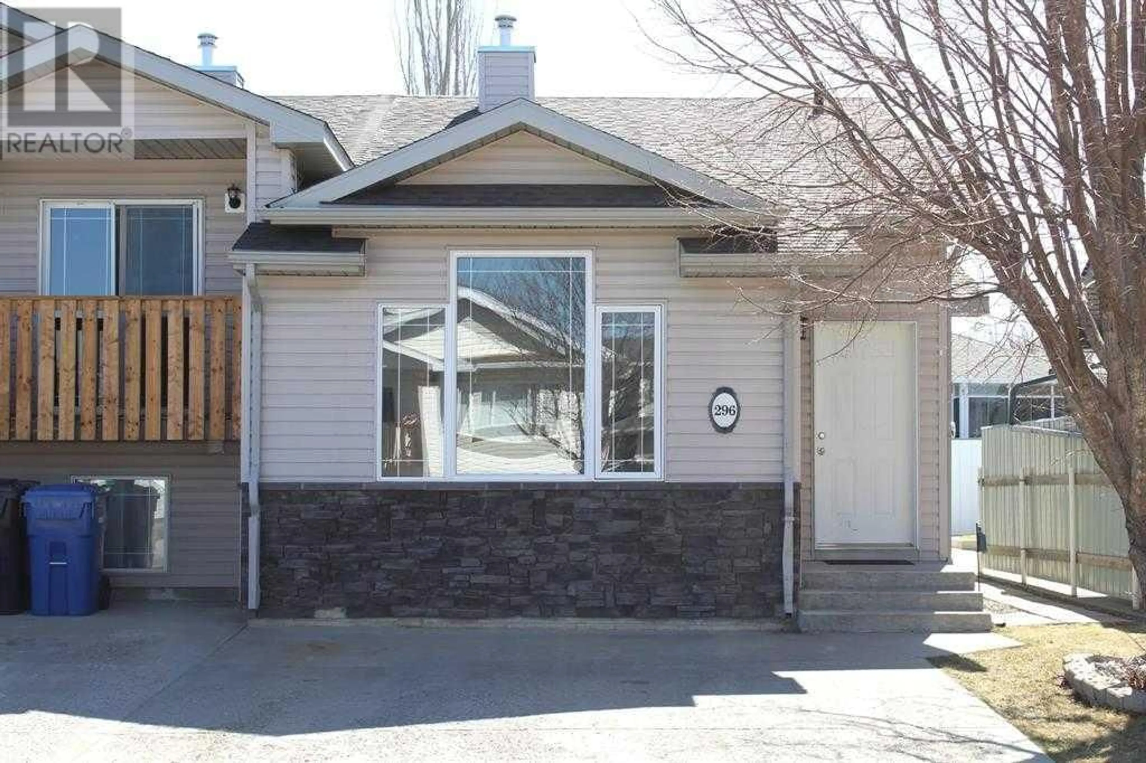 A pic from exterior of the house or condo for 296 Cougar Way N, Lethbridge Alberta T1H6R5