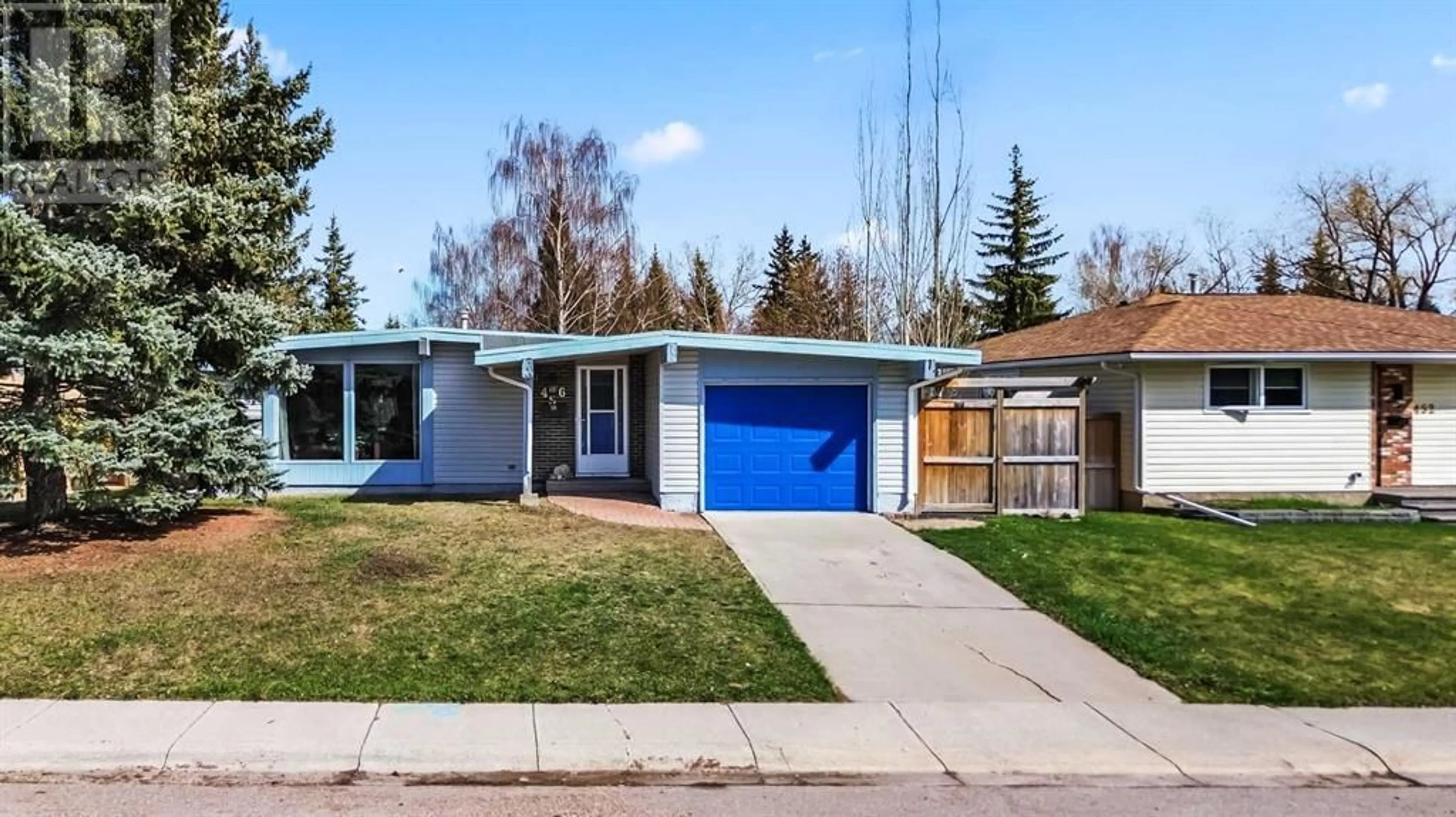 Home with vinyl exterior material for 456 Cedarille Crescent SW, Calgary Alberta T2W2H4