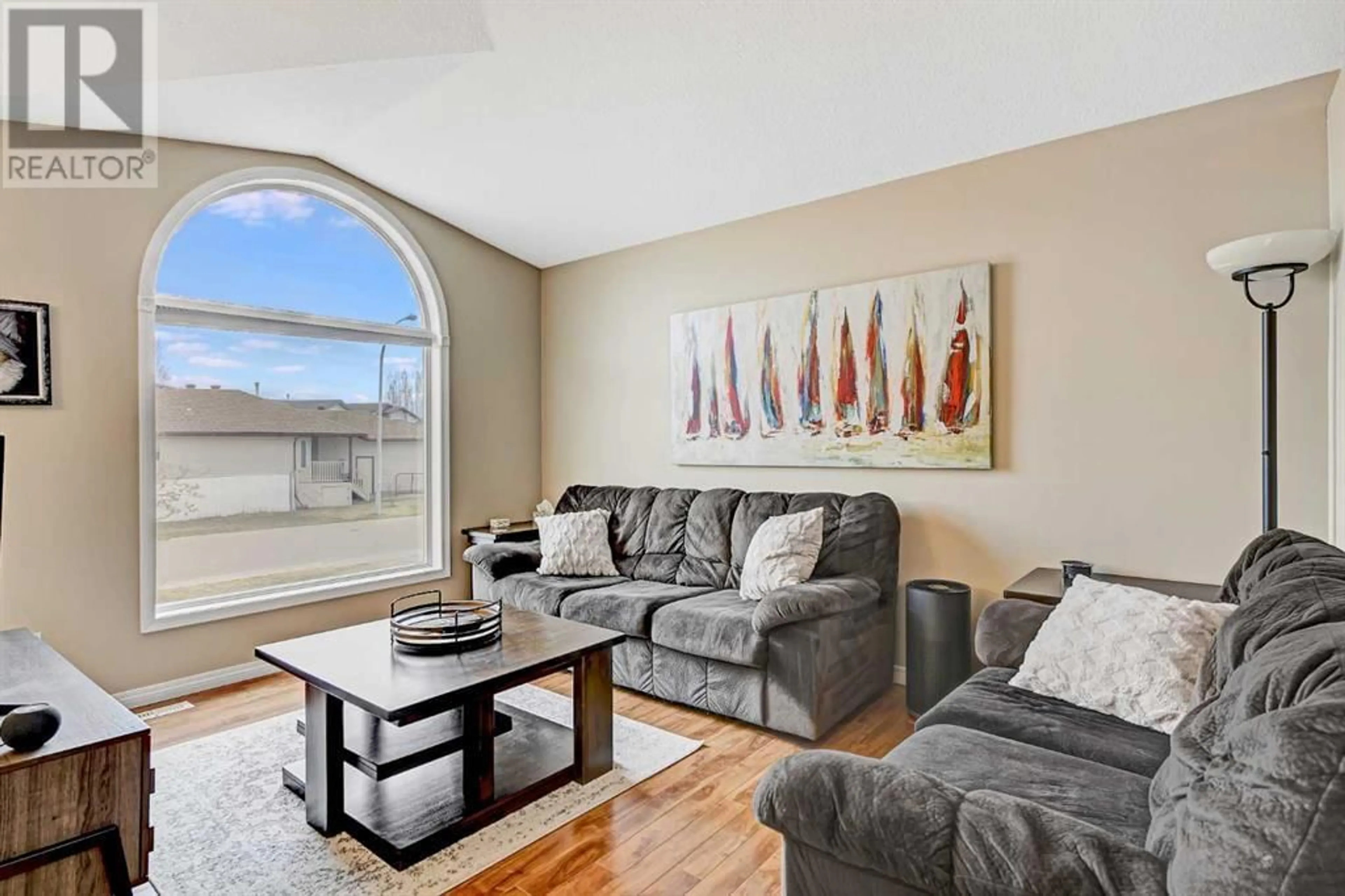 Living room for 11018 88A Street, Grande Prairie Alberta T8X1P9