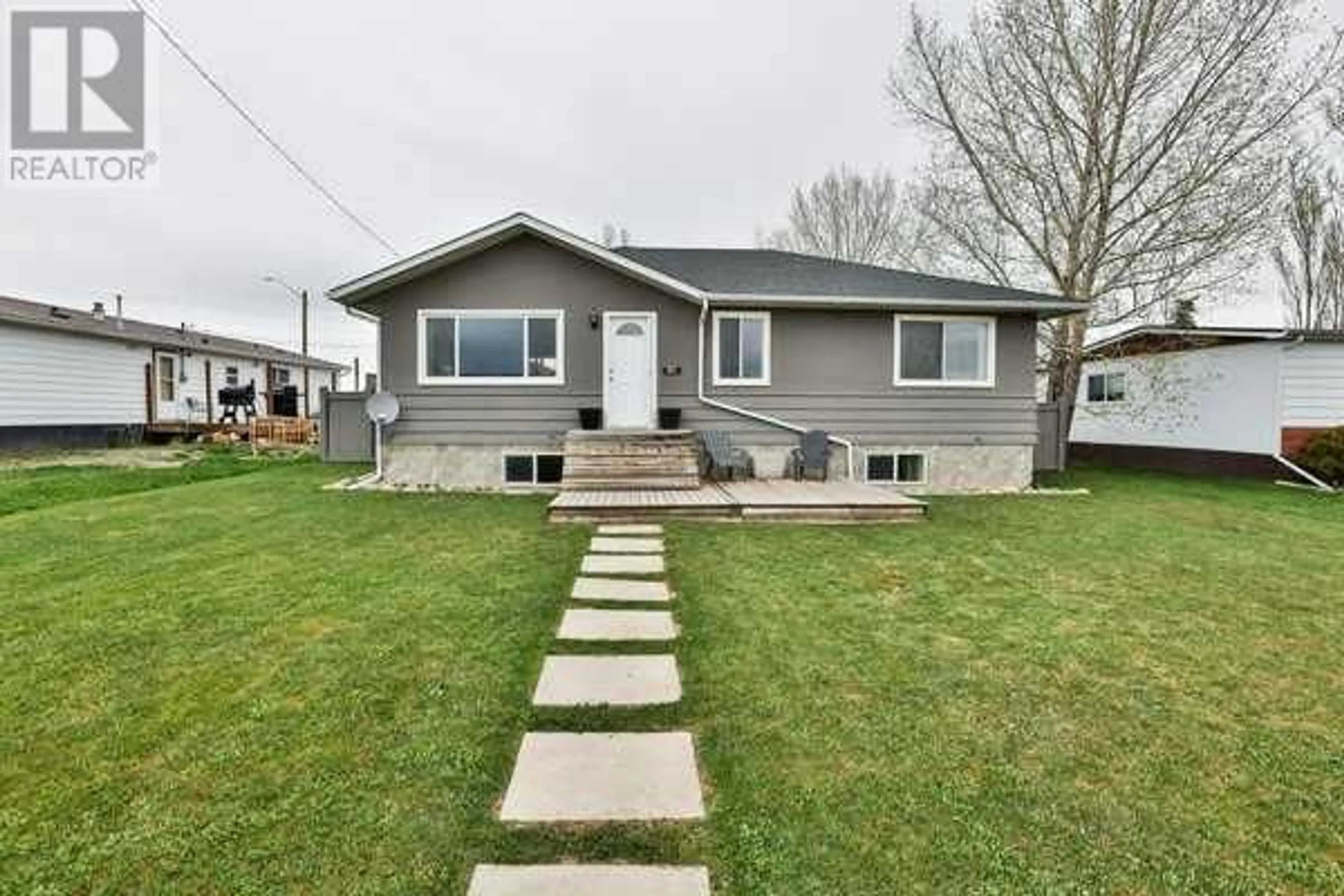 A pic from exterior of the house or condo for 229 2 Street S, Lomond Alberta T0L1G0