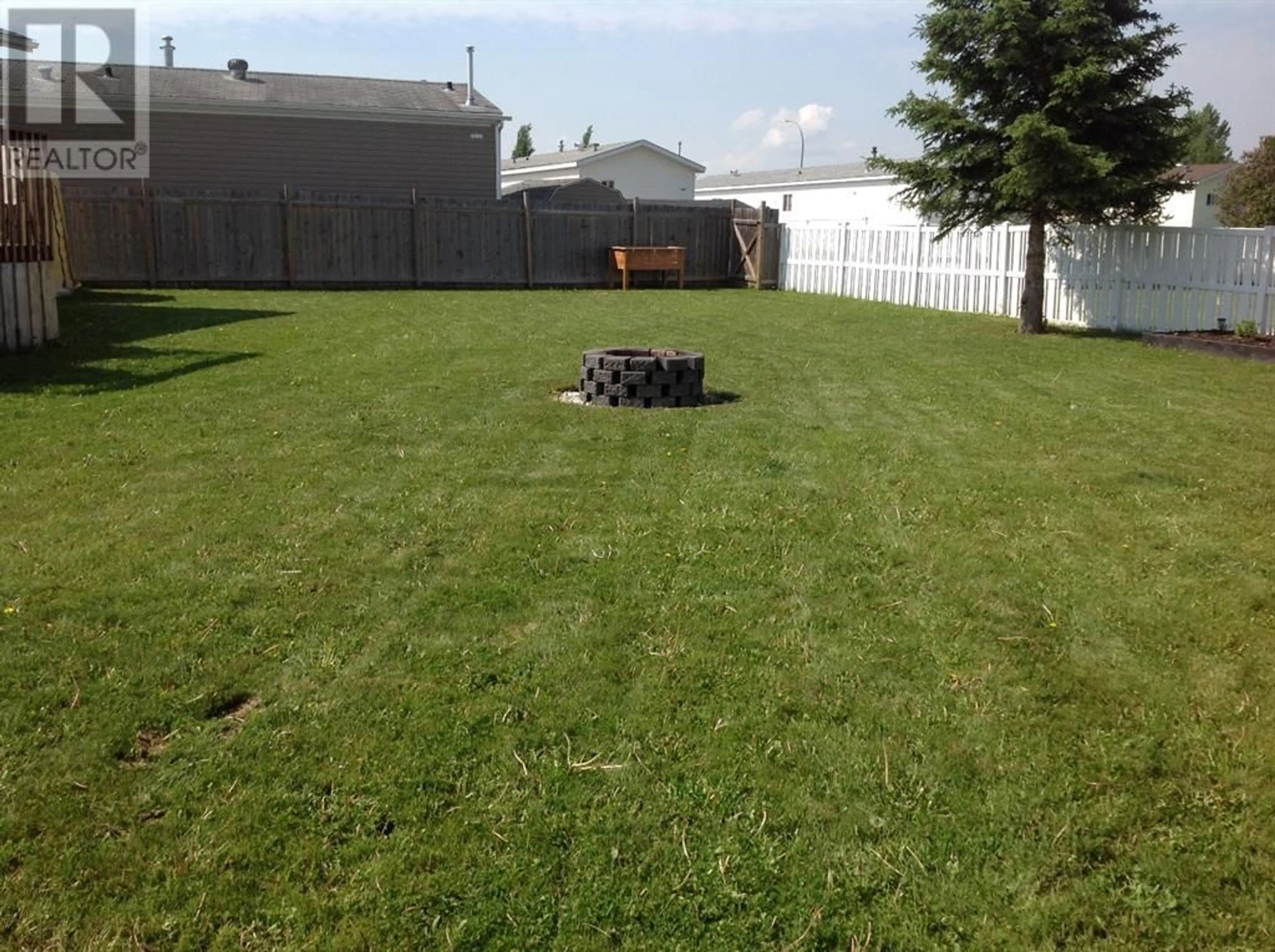 Fenced yard for 6 Flasha LANE, Whitecourt Alberta T7S1T6