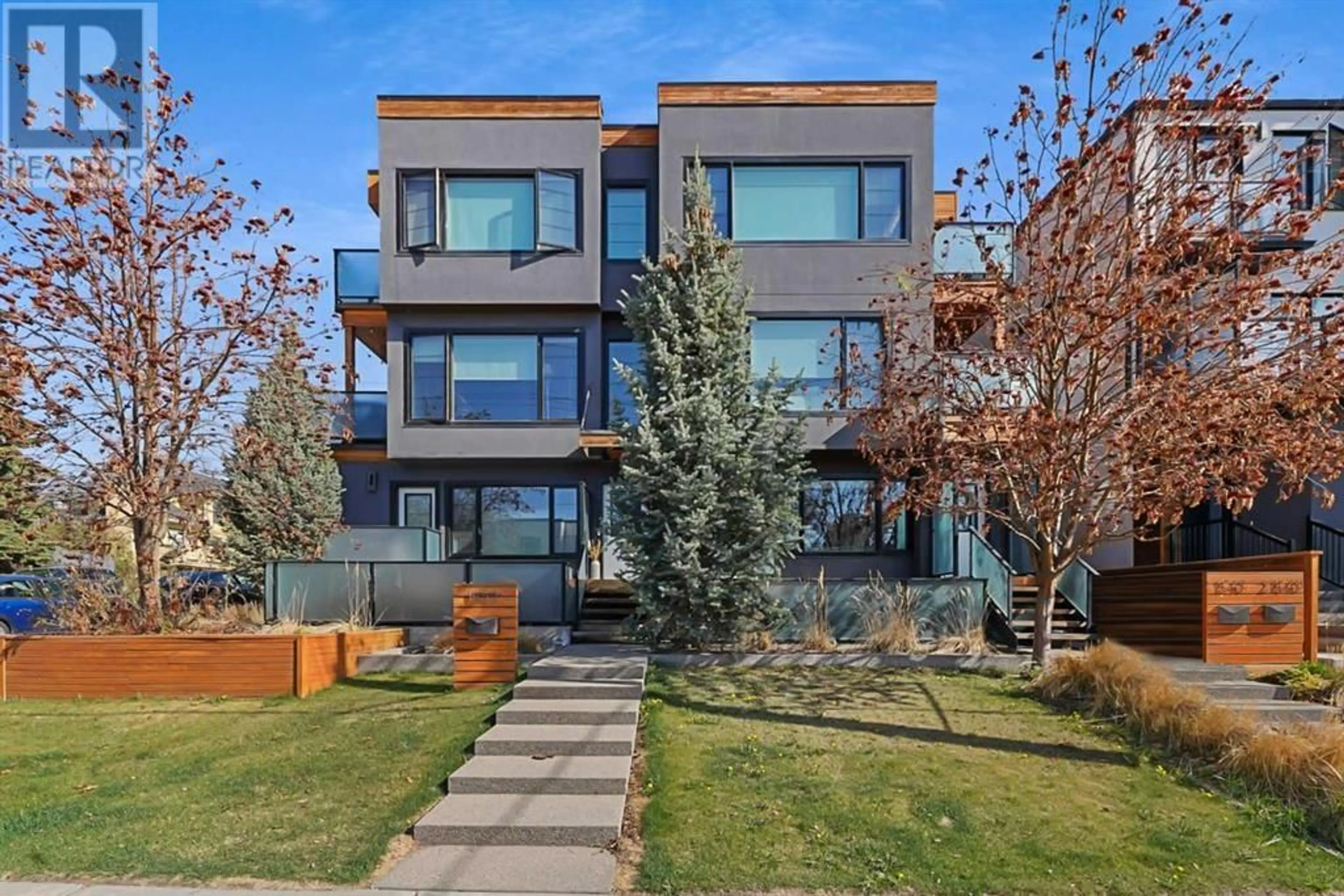A pic from exterior of the house or condo for 2 1540 34 Avenue SW, Calgary Alberta T2T2A9
