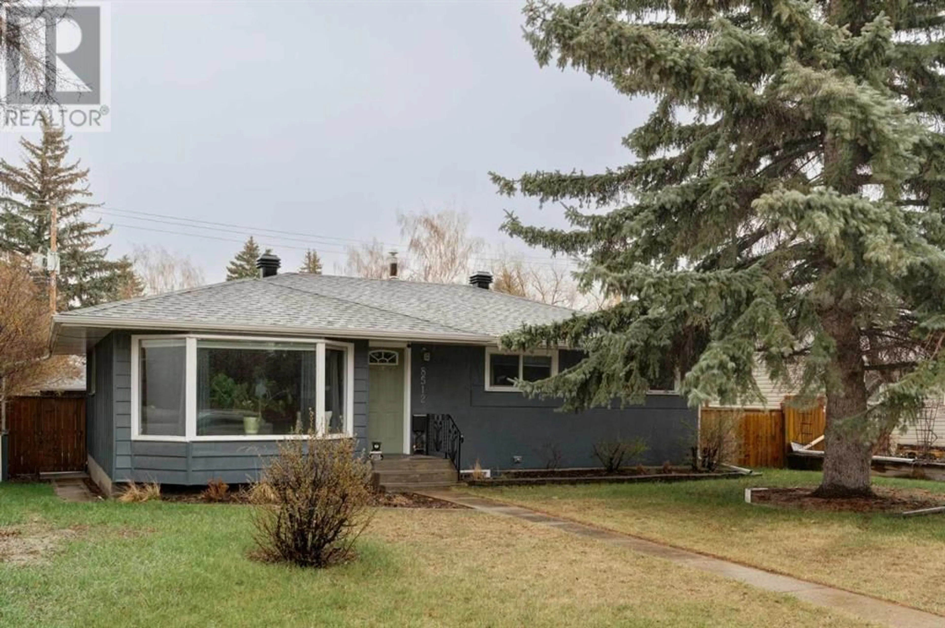 Frontside or backside of a home for 8512 Fairmount Drive SE, Calgary Alberta T2H0Z1