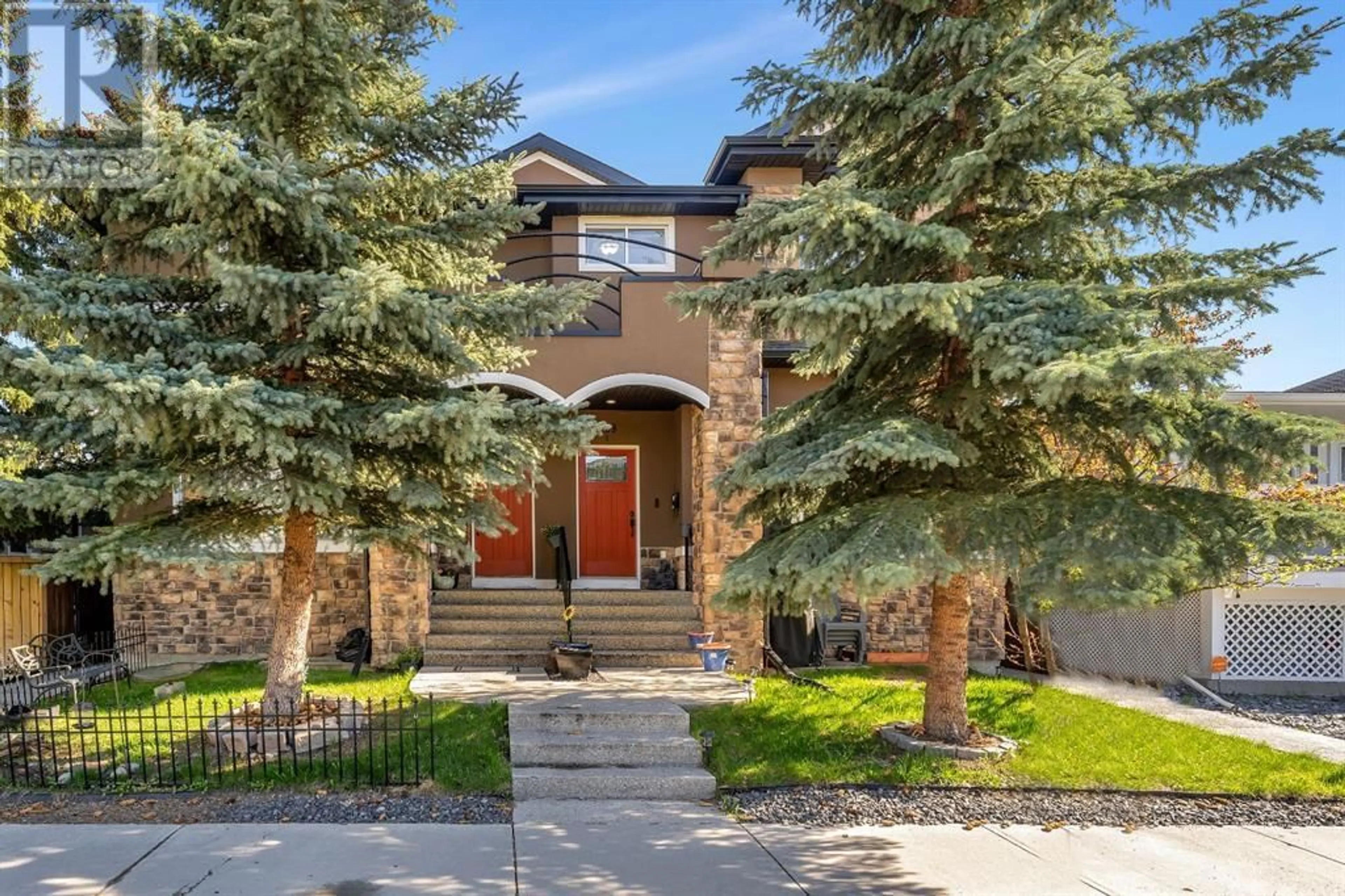 A pic from exterior of the house or condo for 1 439 20 Avenue NE, Calgary Alberta T2E1R3