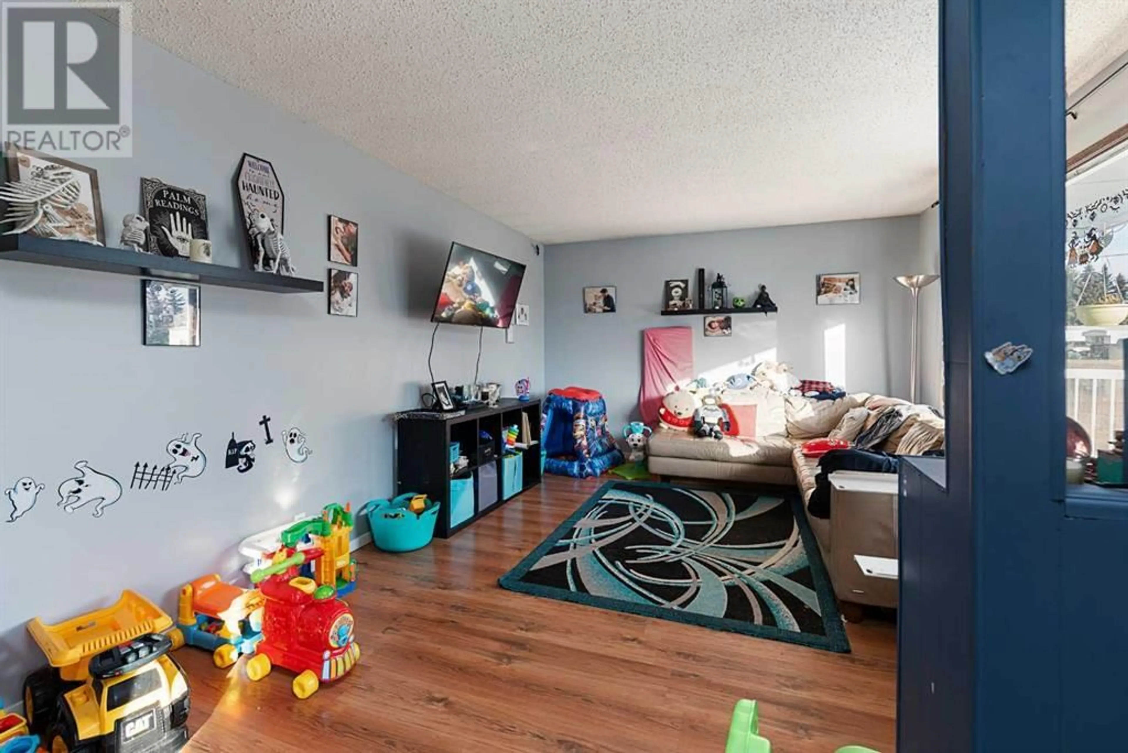 A pic of a room for 120 2 Street E, Lashburn Saskatchewan S0M1H0