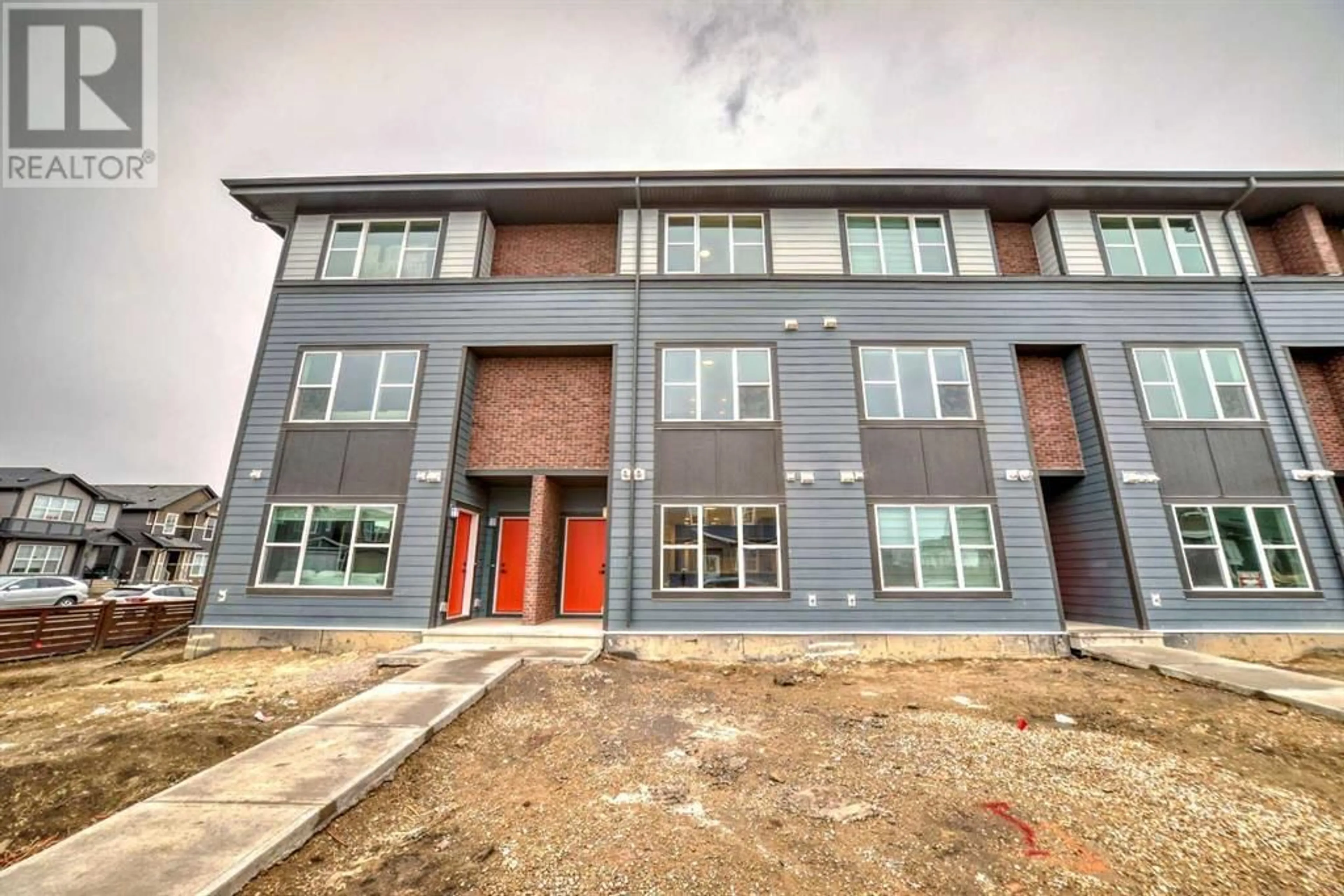 A pic from exterior of the house or condo for 330 Lucas Avenue NW, Calgary Alberta T3P1X2