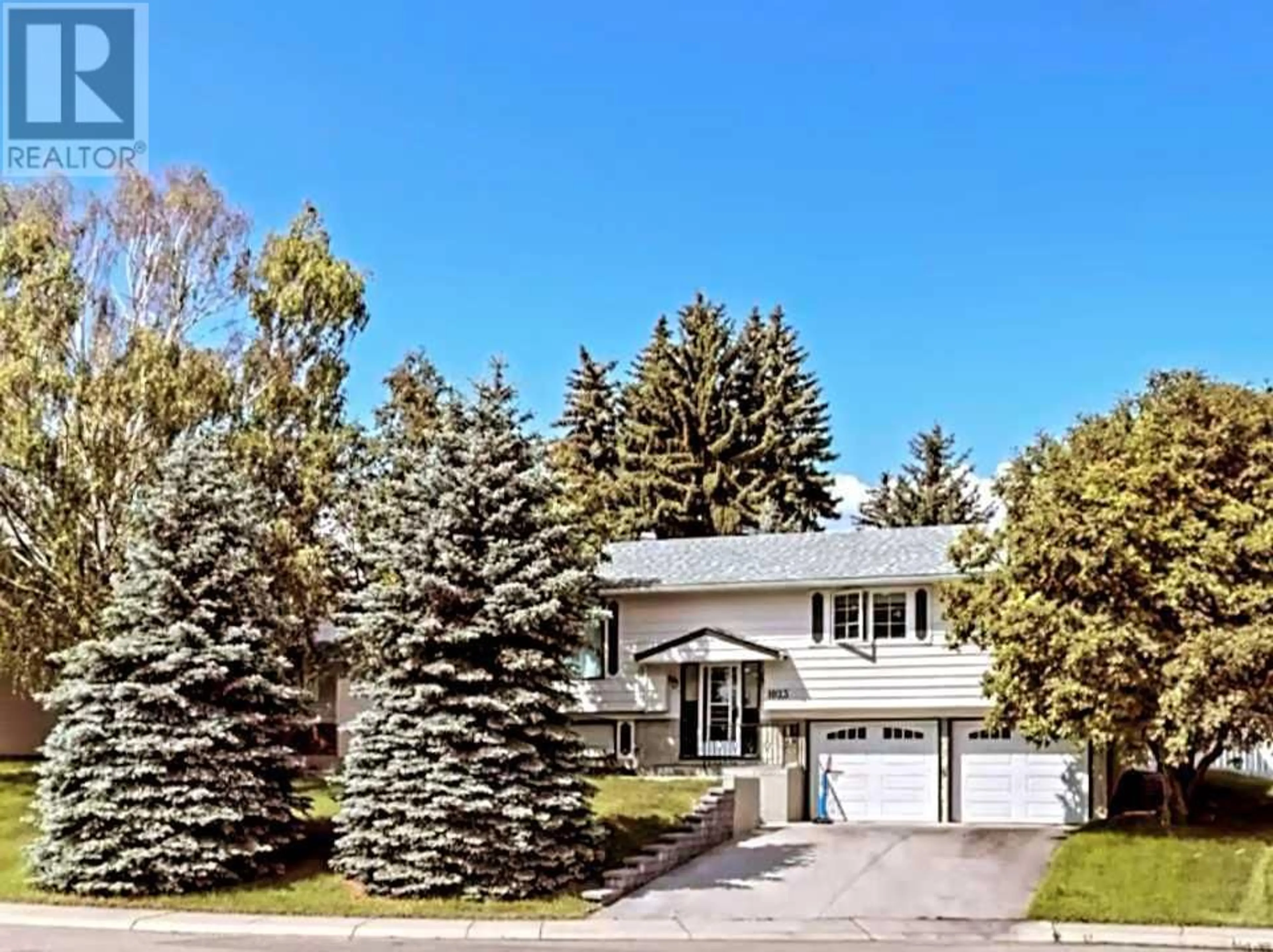 Frontside or backside of a home for 1023 Canford Place SW, Calgary Alberta T2W1L6
