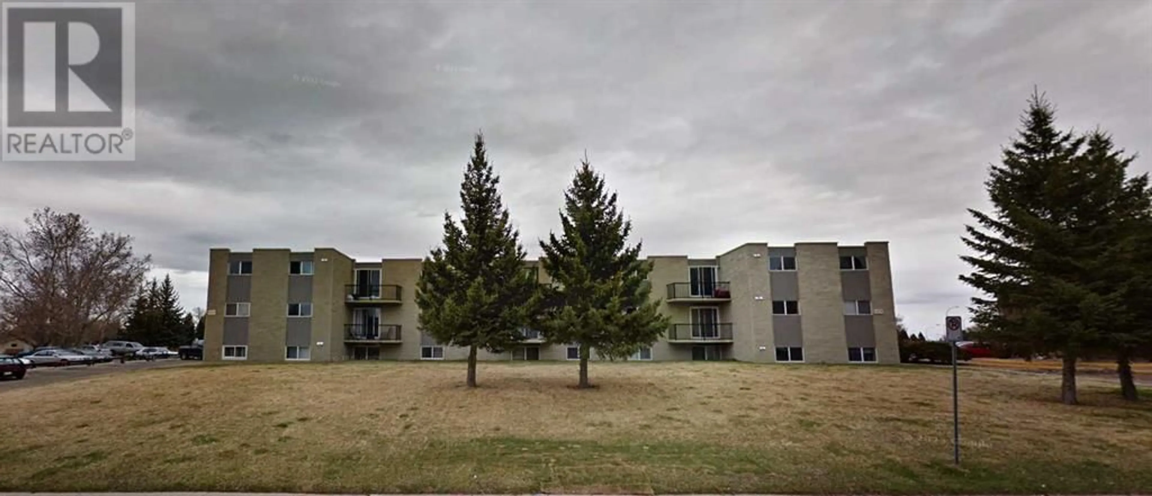 A pic from exterior of the house or condo for 14 1619 Scenic Heights S, Lethbridge Alberta T1K1N4
