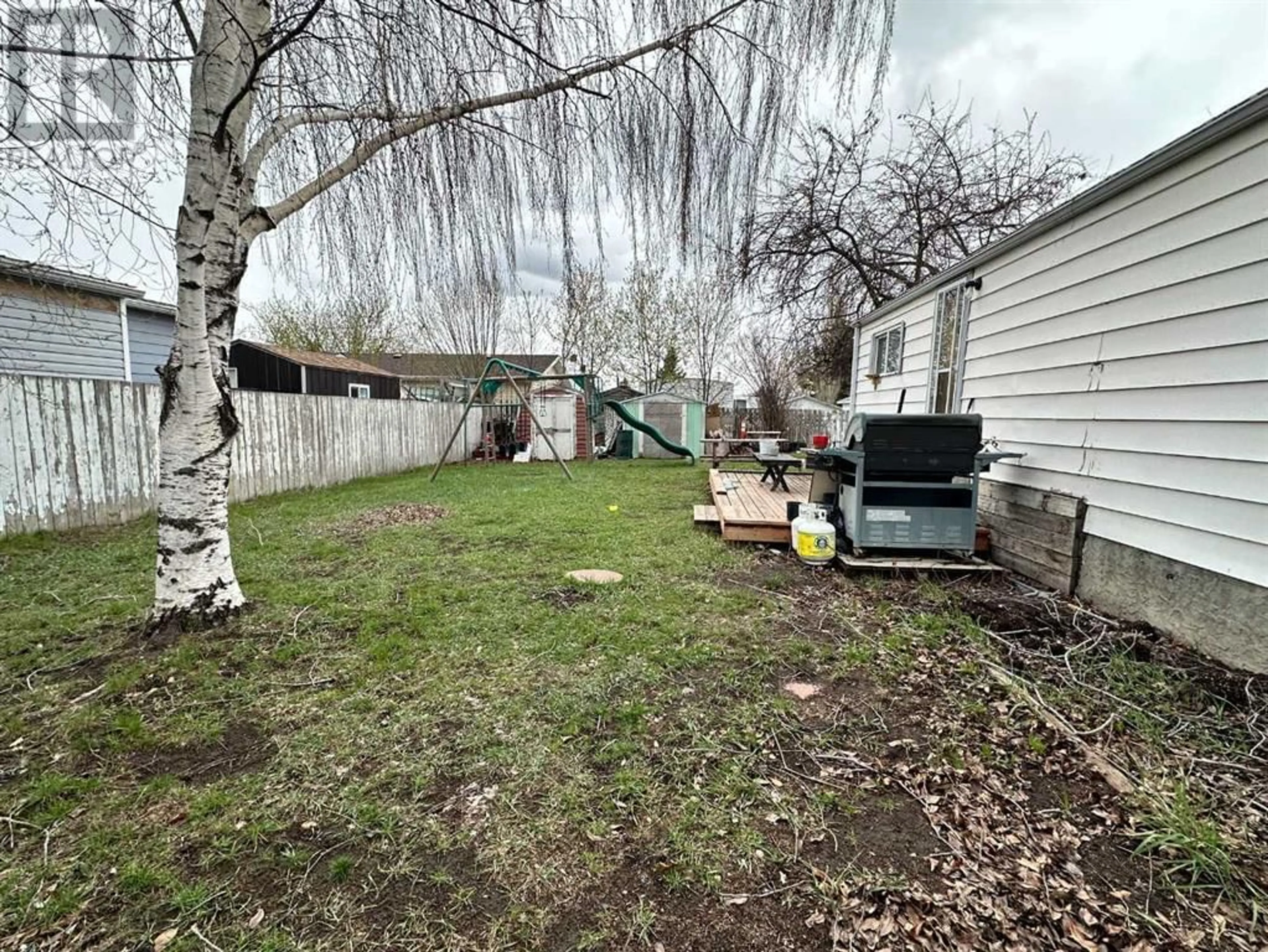 Fenced yard for 2 Briar Place, Strathmore Alberta T1P1E6