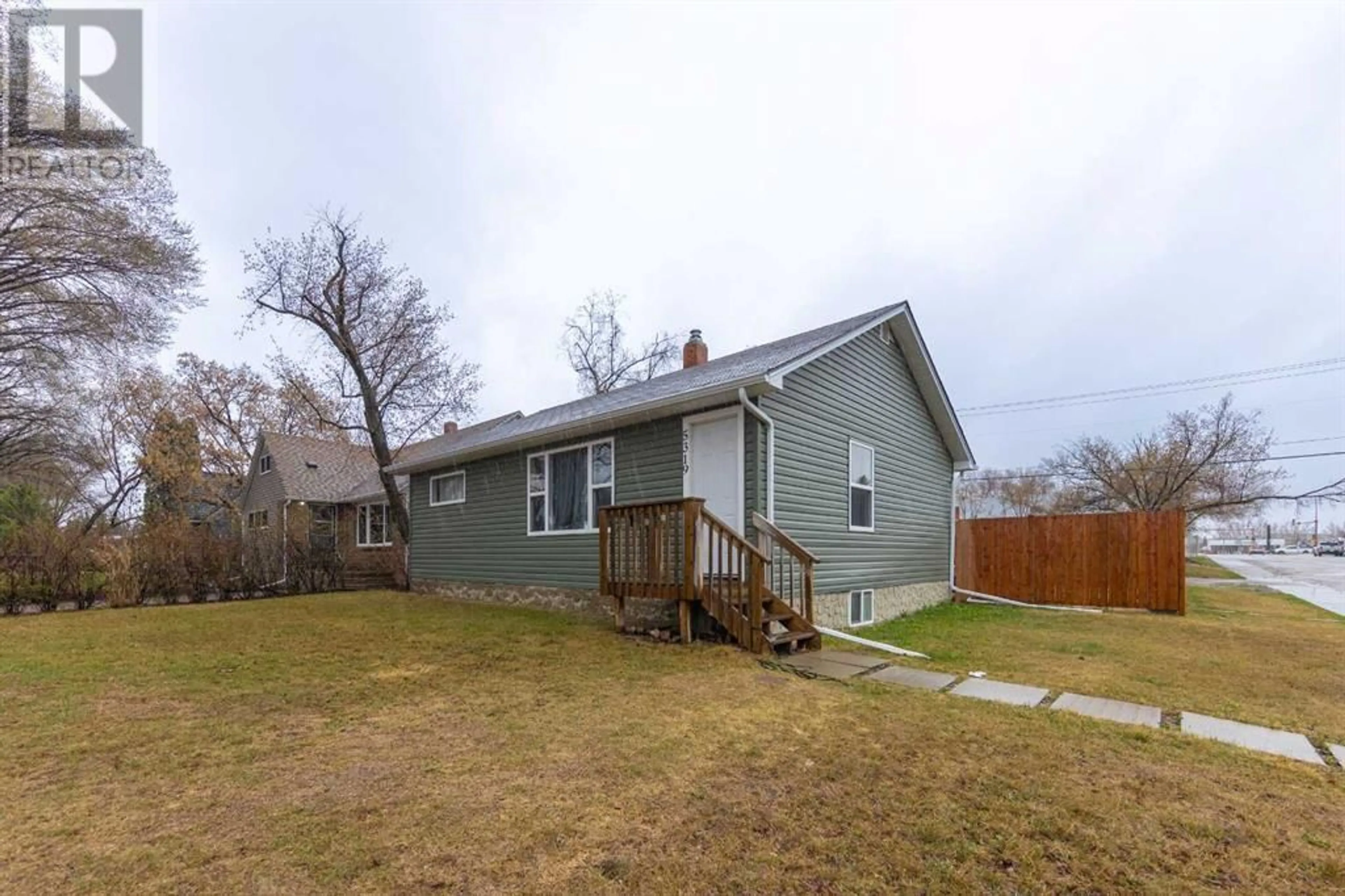 Frontside or backside of a home for 5319 46 Street, Lloydminster Alberta T9V1W3