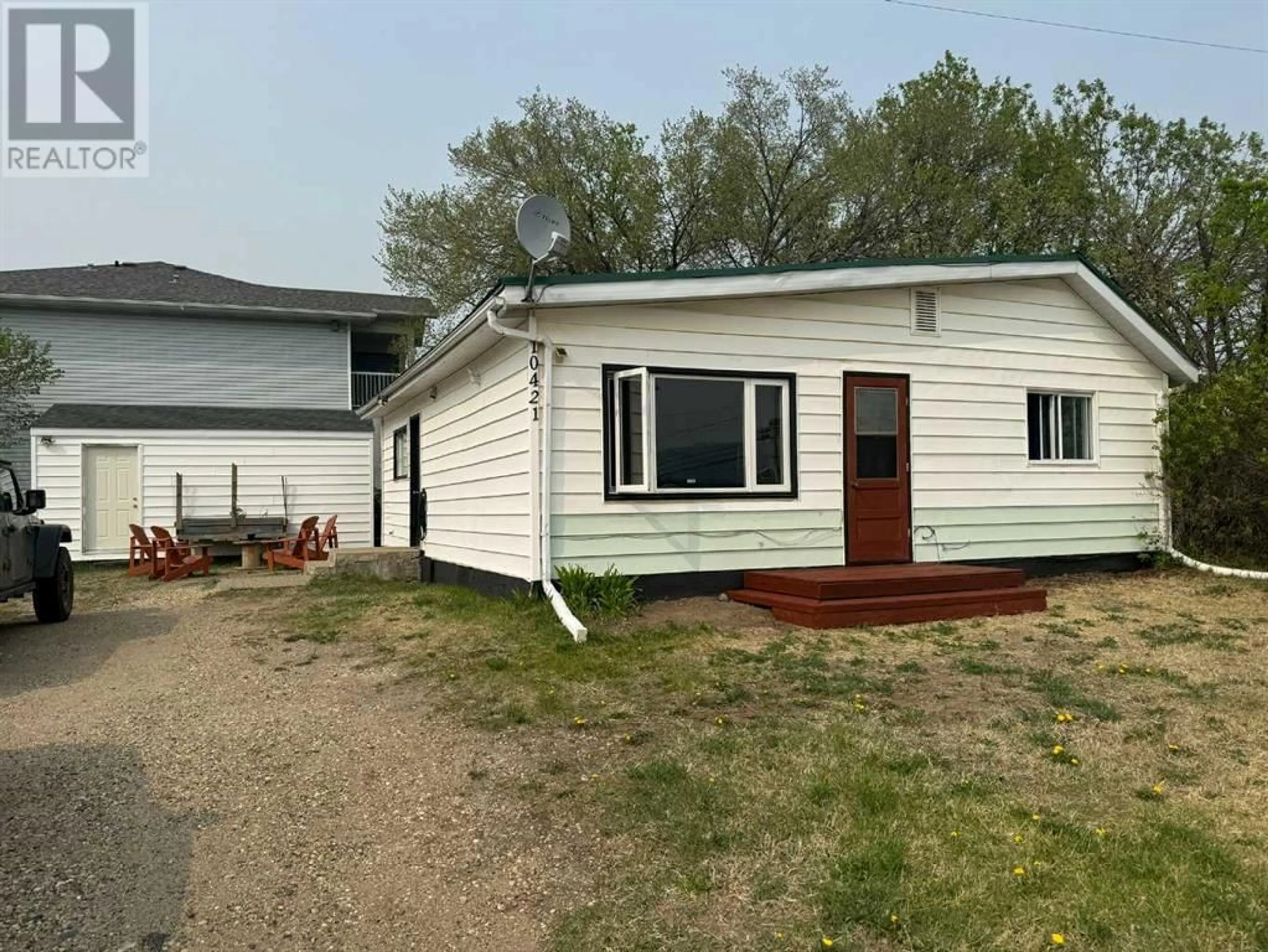 Frontside or backside of a home for 10421 89 Street, Peace River Alberta T8S1N9